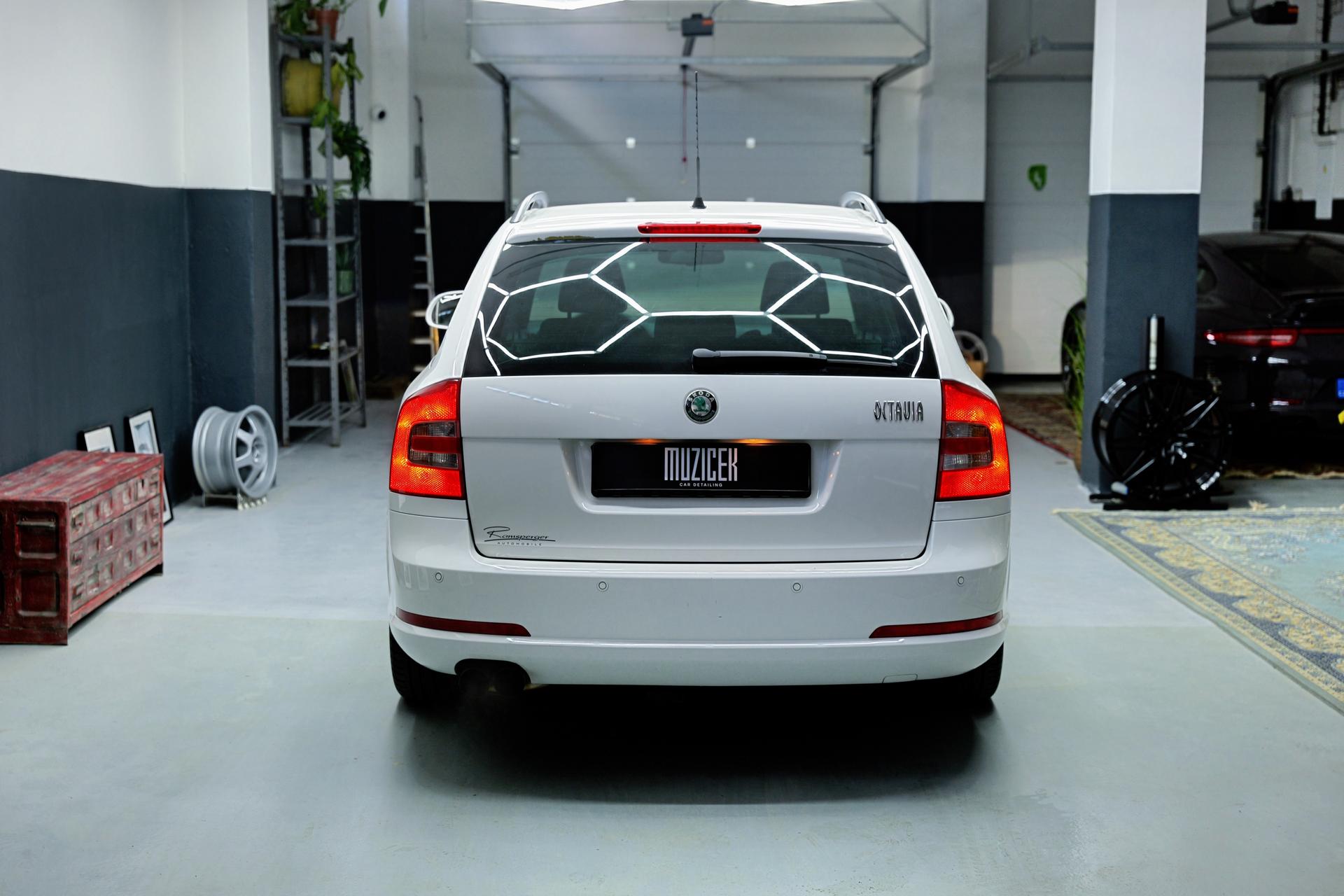 2009 Skoda Octavia RS mk2 combi, bílá kombi, 129 910 km
