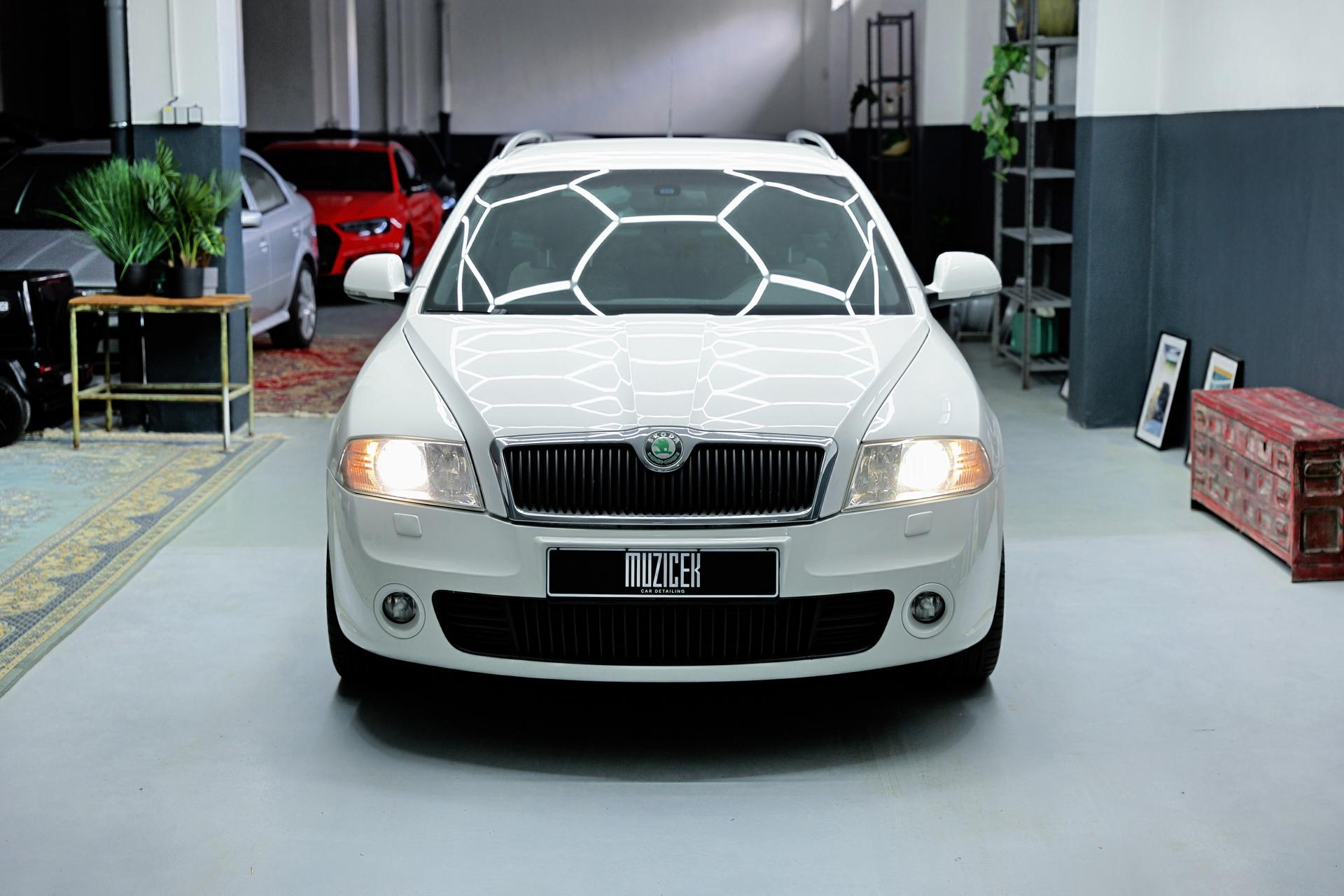 2009 Skoda Octavia RS mk2 combi, bílá kombi, 129 910 km