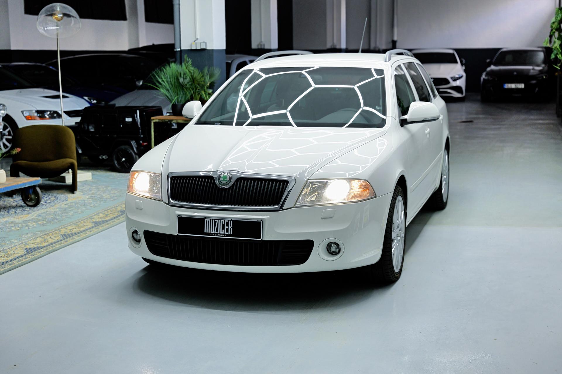 2009 Skoda Octavia RS mk2 combi, bílá kombi, 129 910 km