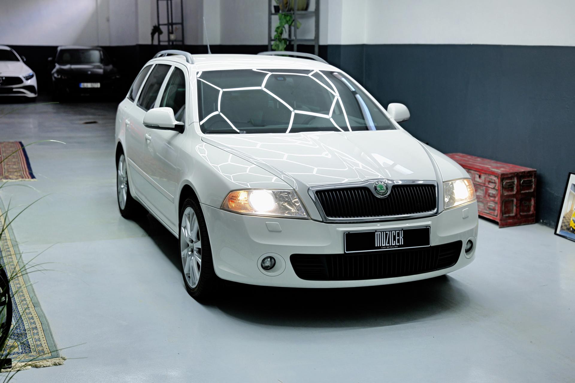2009 Skoda Octavia RS mk2 combi, bílá kombi, 129 910 km