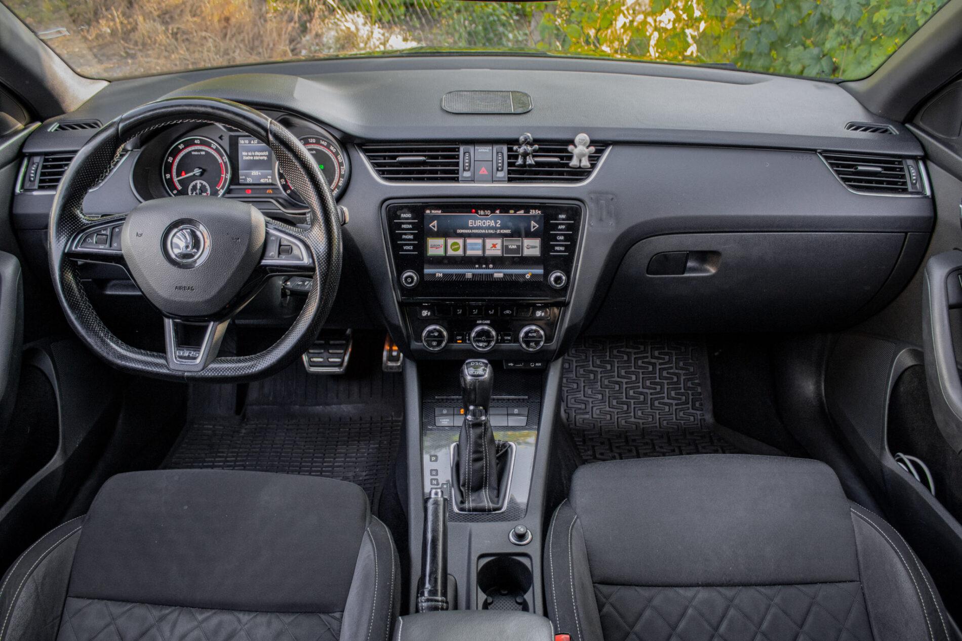 2018 Skoda Octavia RS, černá kombi, 223 705 km