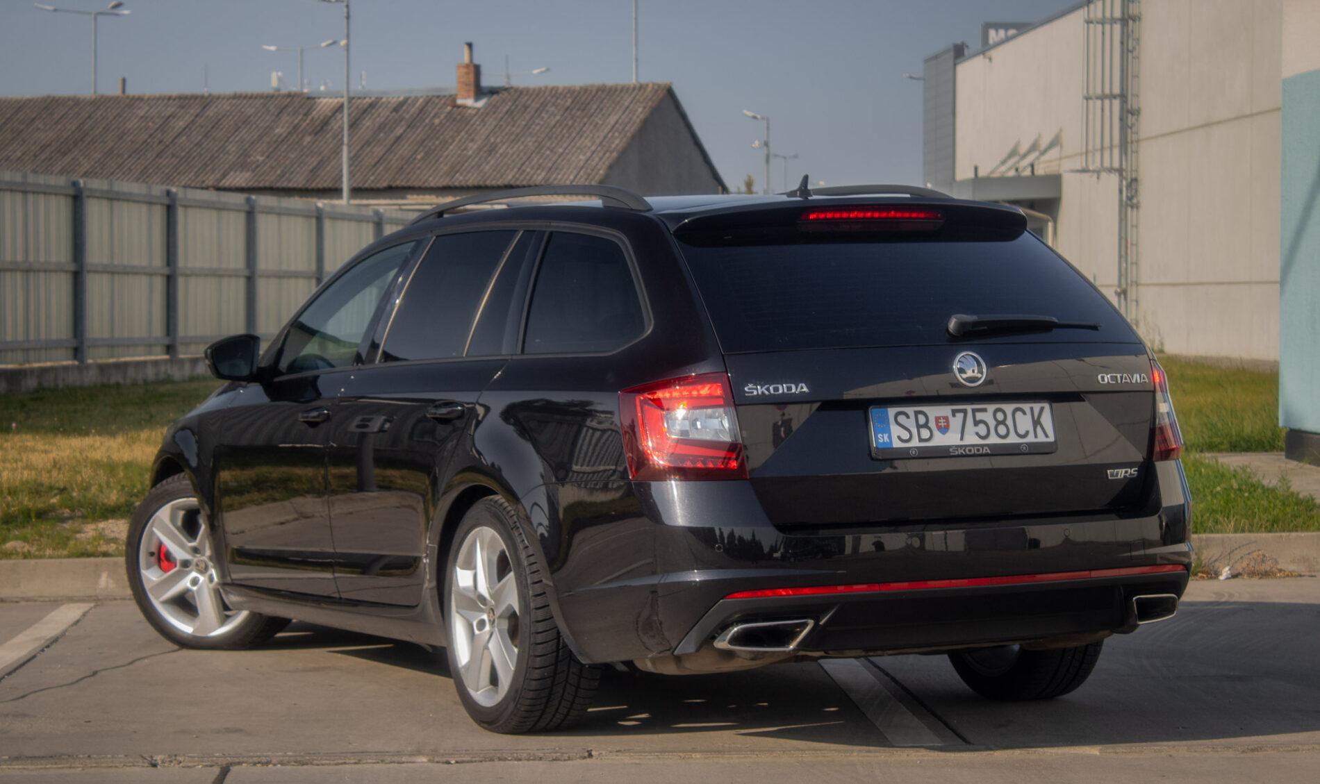 2018 Skoda Octavia RS, černá kombi, 223 705 km