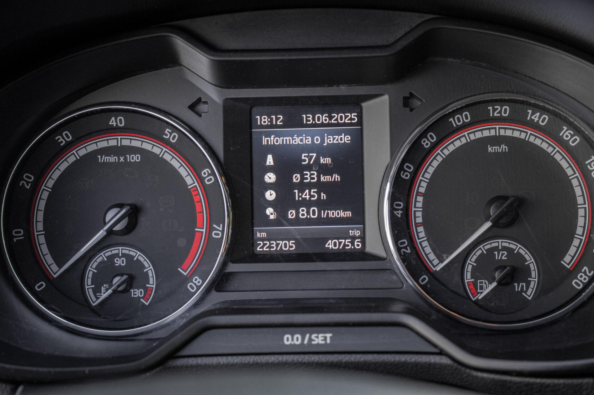 2018 Skoda Octavia RS, černá kombi, 223 705 km