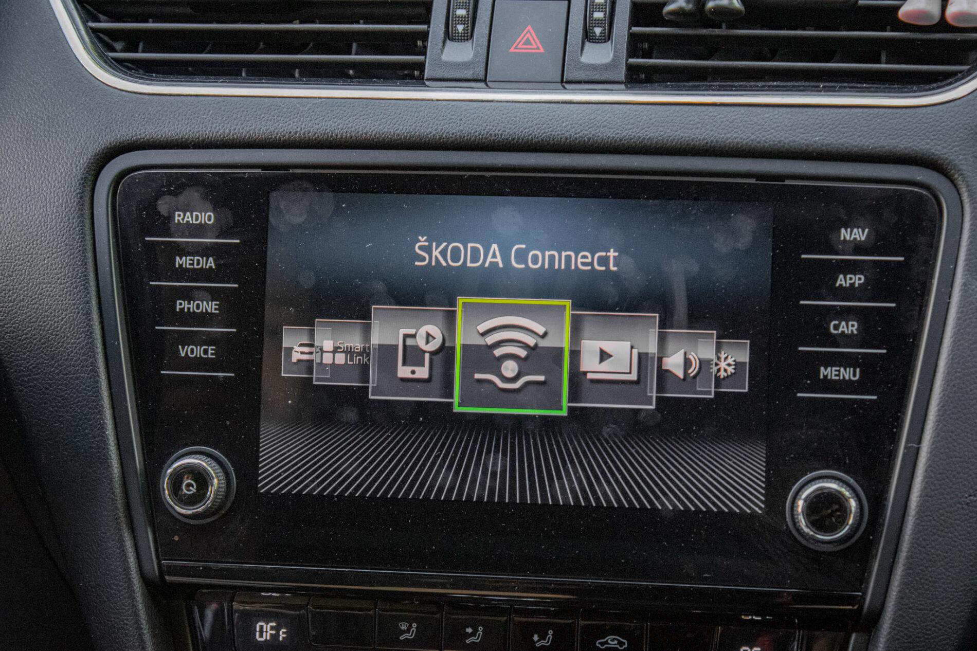 2018 Skoda Octavia RS, černá kombi, 223 705 km
