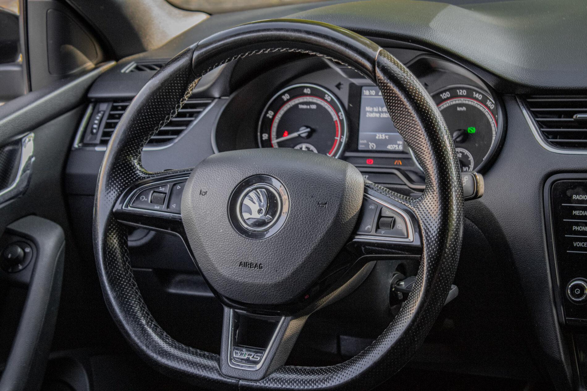 2018 Skoda Octavia RS, černá kombi, 223 705 km