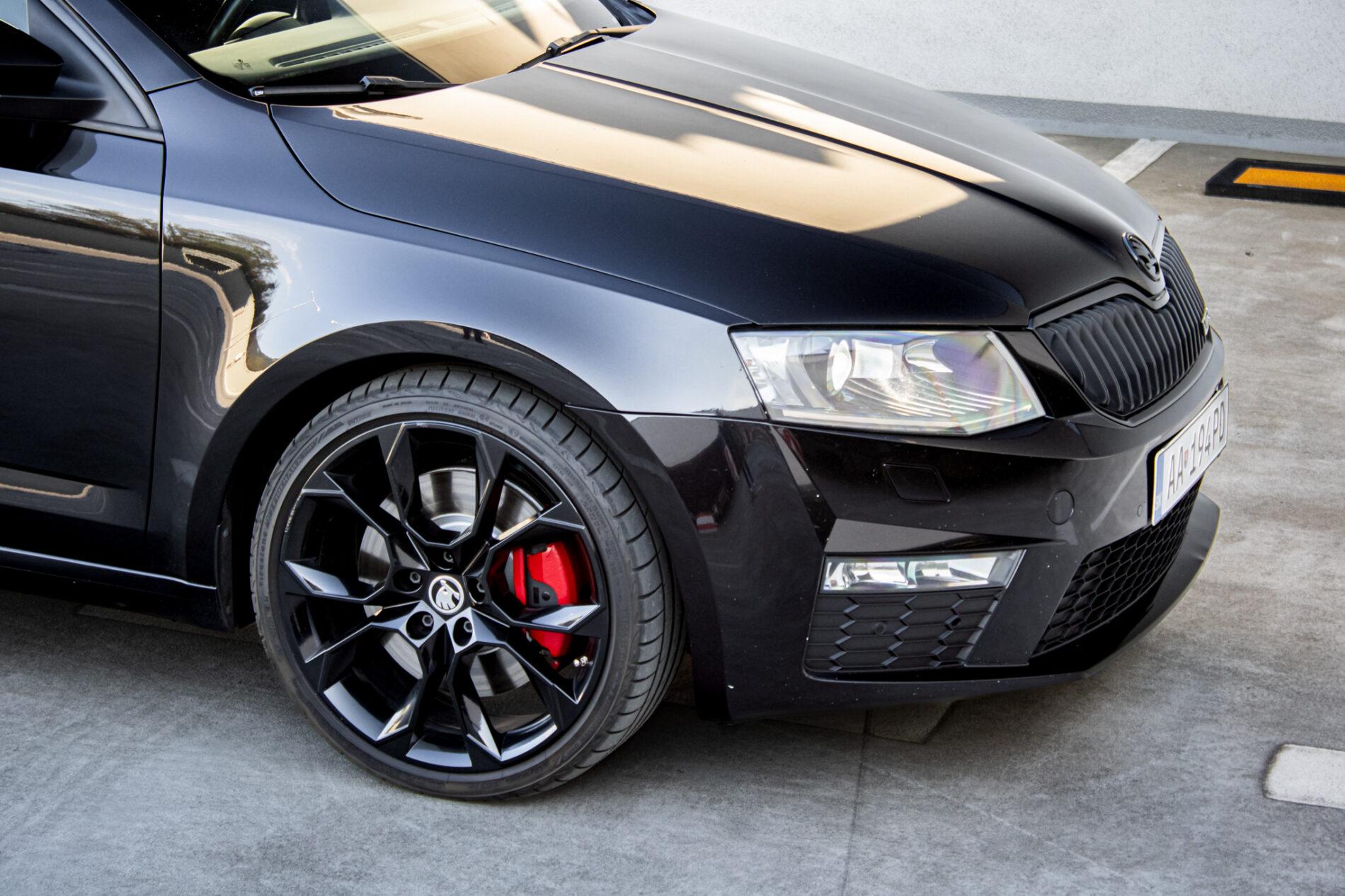 2016 Skoda Octavia RS, černá sedan, 227 447 km