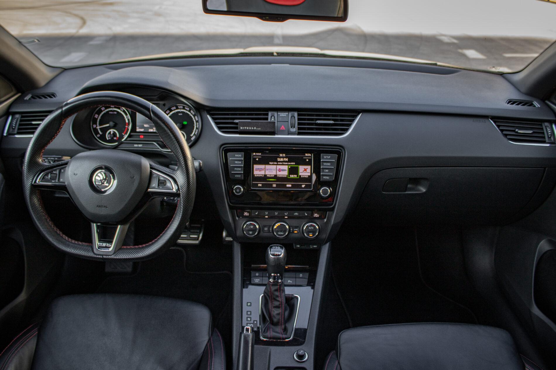 2016 Skoda Octavia RS, černá sedan, 227 447 km