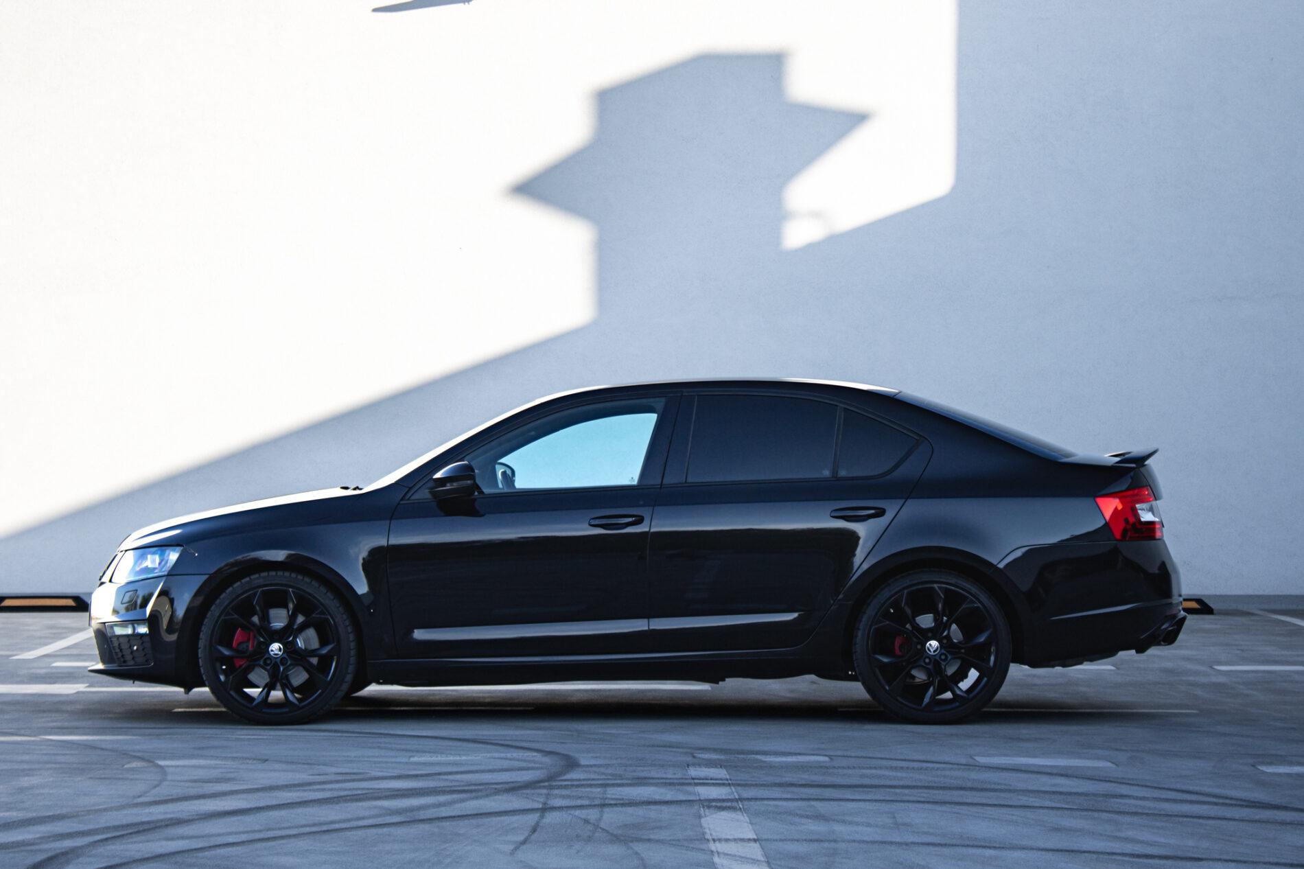 2016 Skoda Octavia RS, černá sedan, 227 447 km