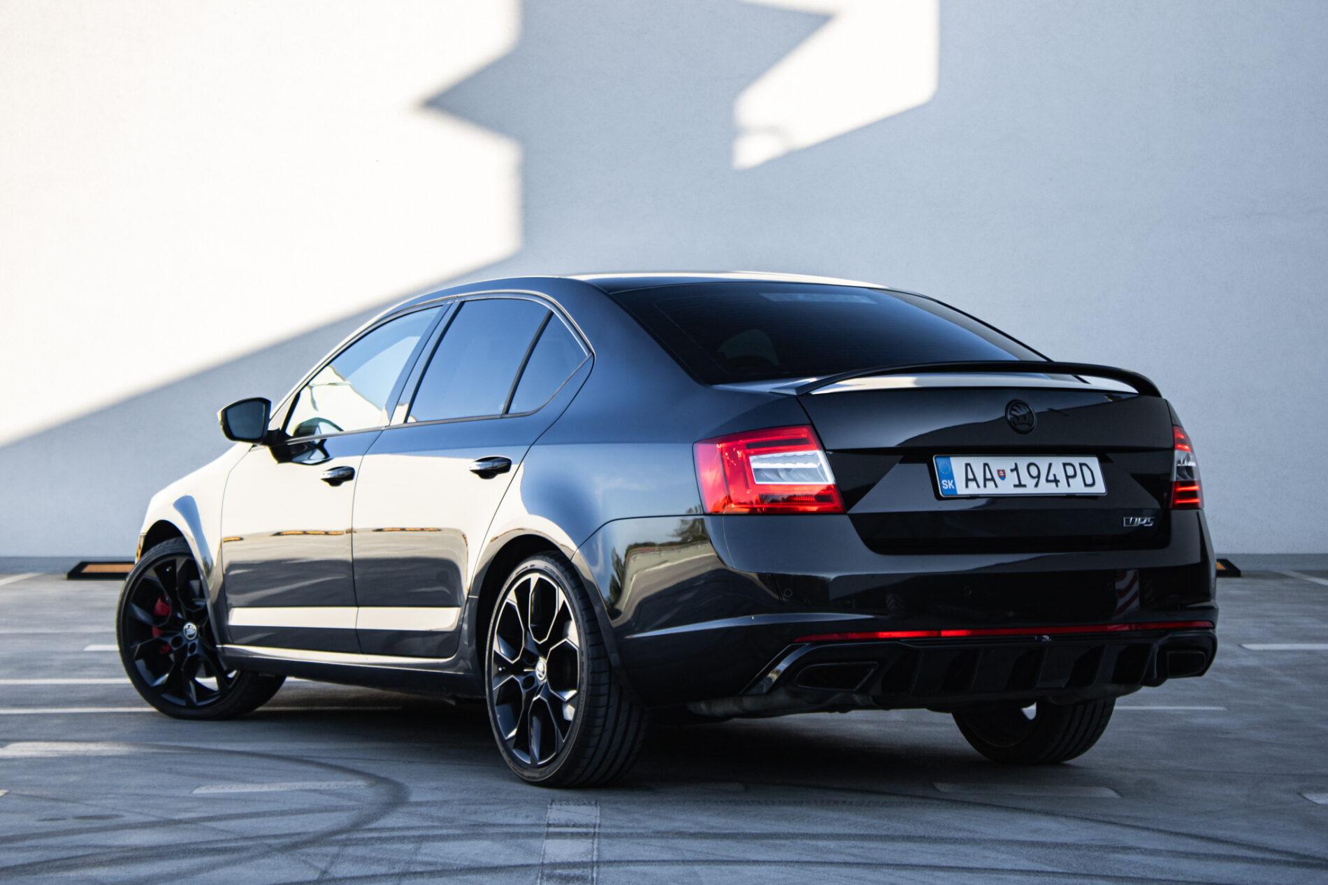 2016 Skoda Octavia RS, černá sedan, 227 447 km