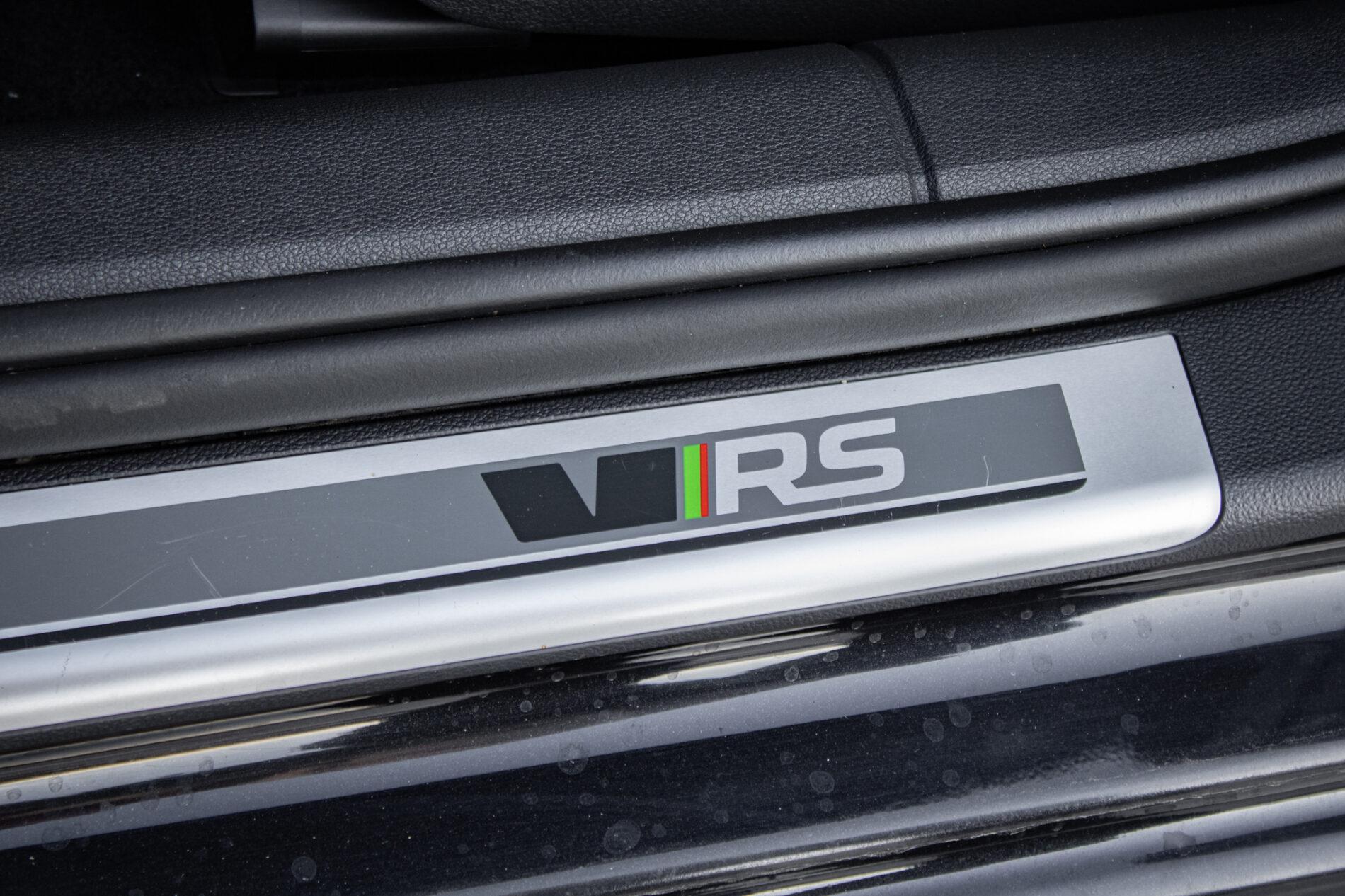 2016 Skoda Octavia RS, černá sedan, 227 447 km
