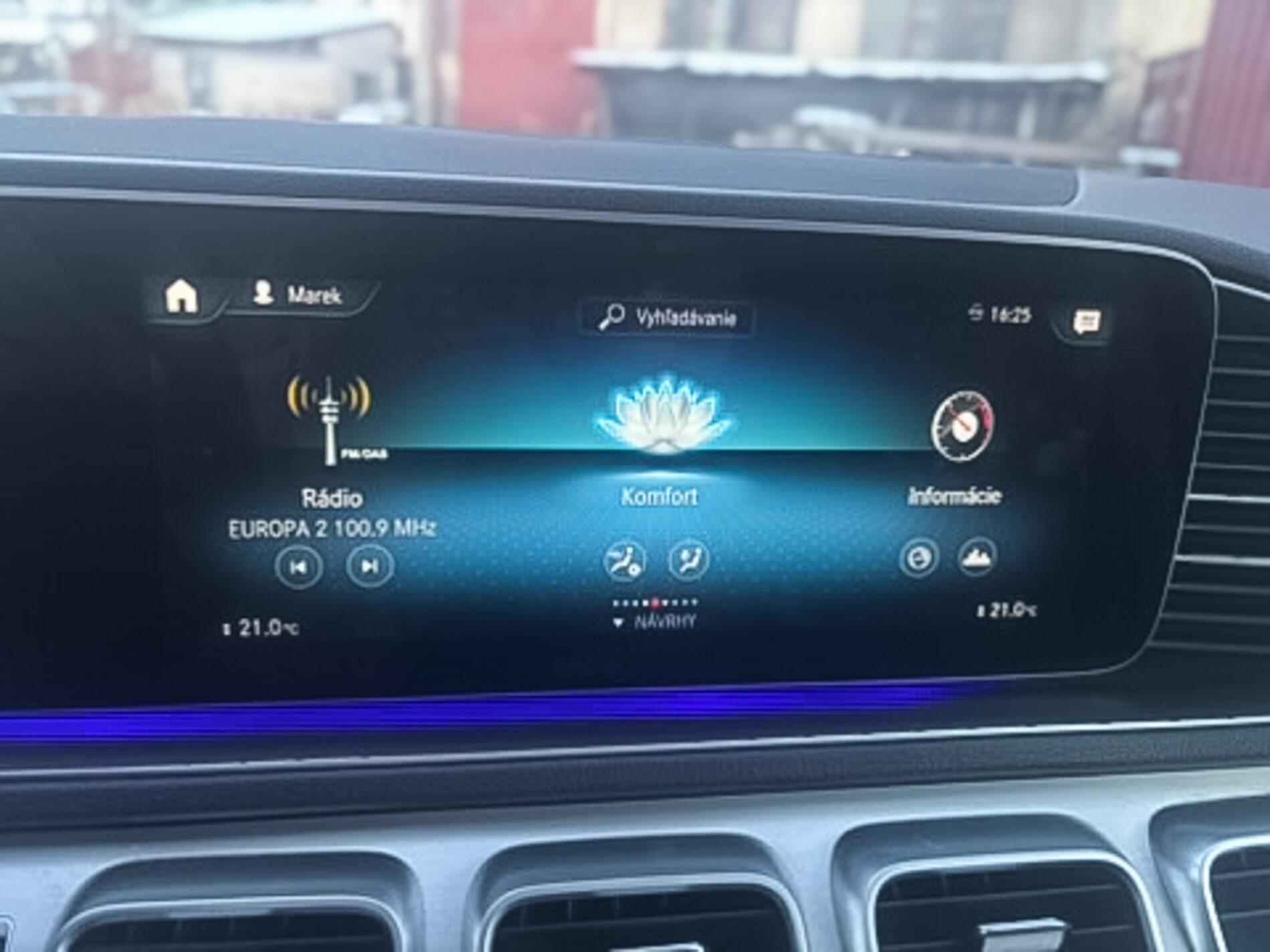 2022 Mercedes-Benz GLE 400d, bílá kombi, 120 000 km