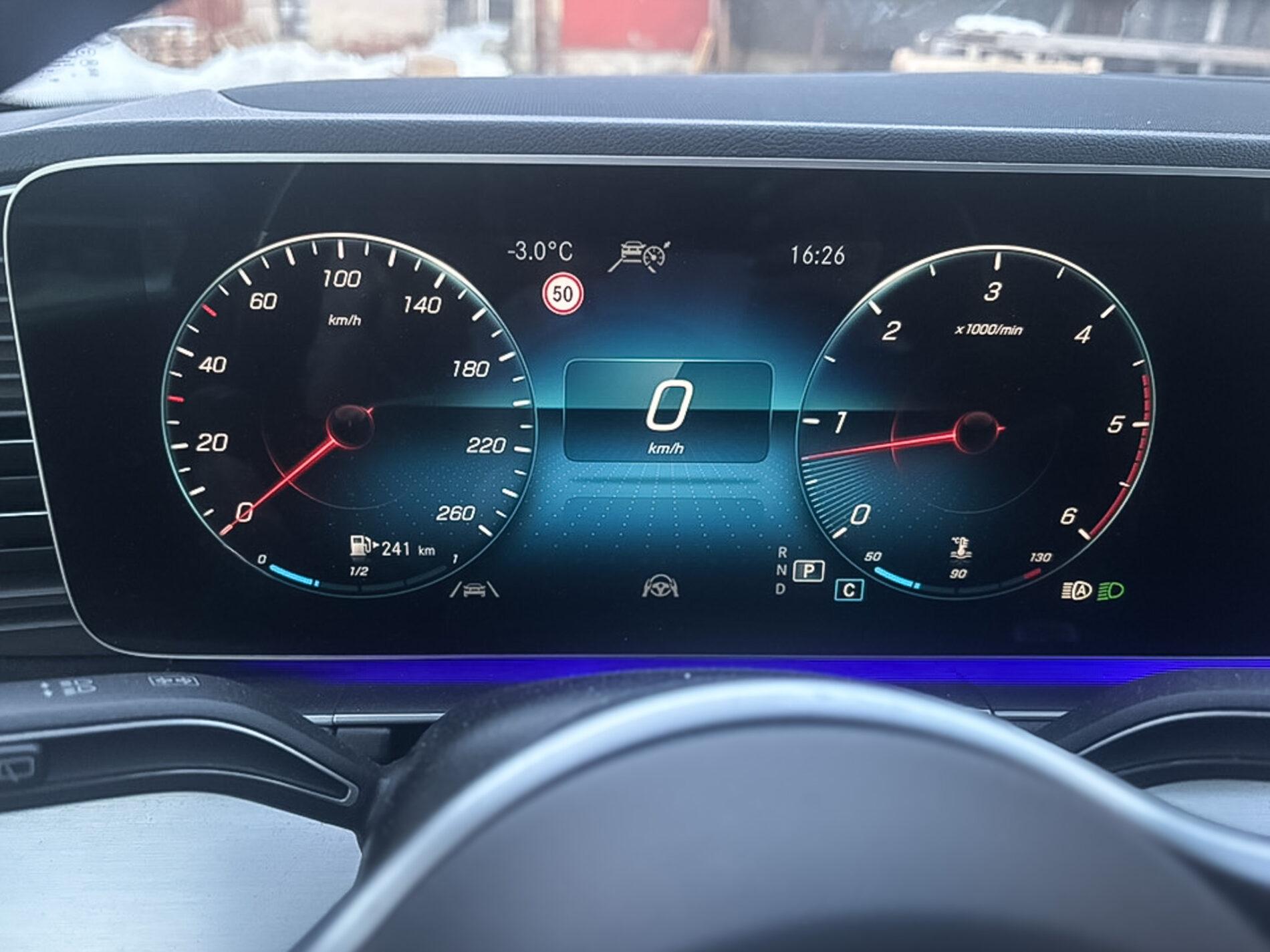 2022 Mercedes-Benz GLE 400d, bílá kombi, 120 000 km