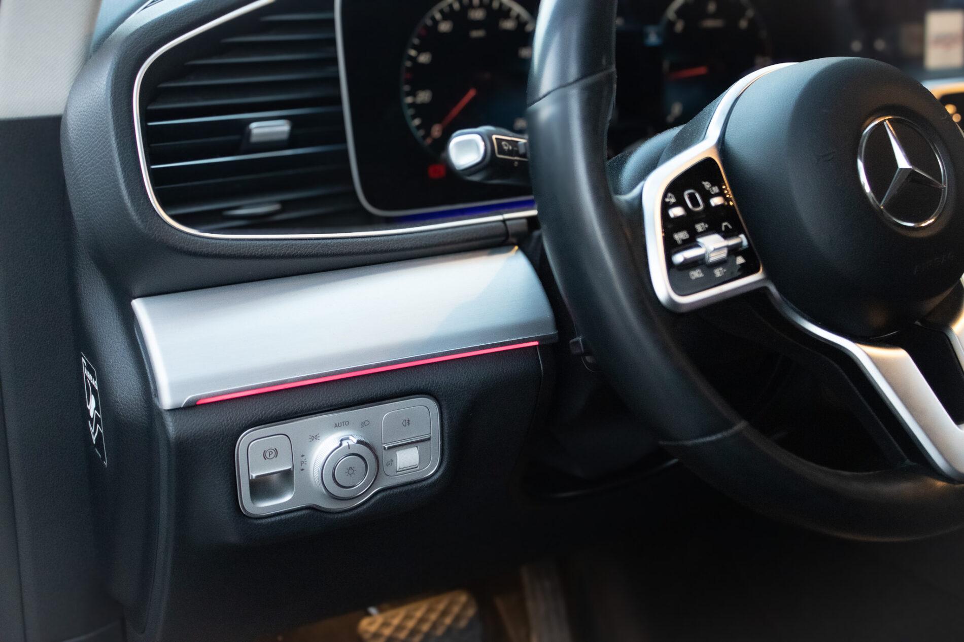 2022 Mercedes-Benz GLE 400d, bílá kombi, 120 000 km