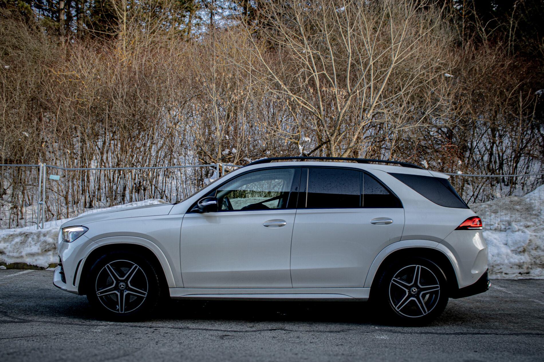 2022 Mercedes-Benz GLE 400d, bílá kombi, 120 000 km