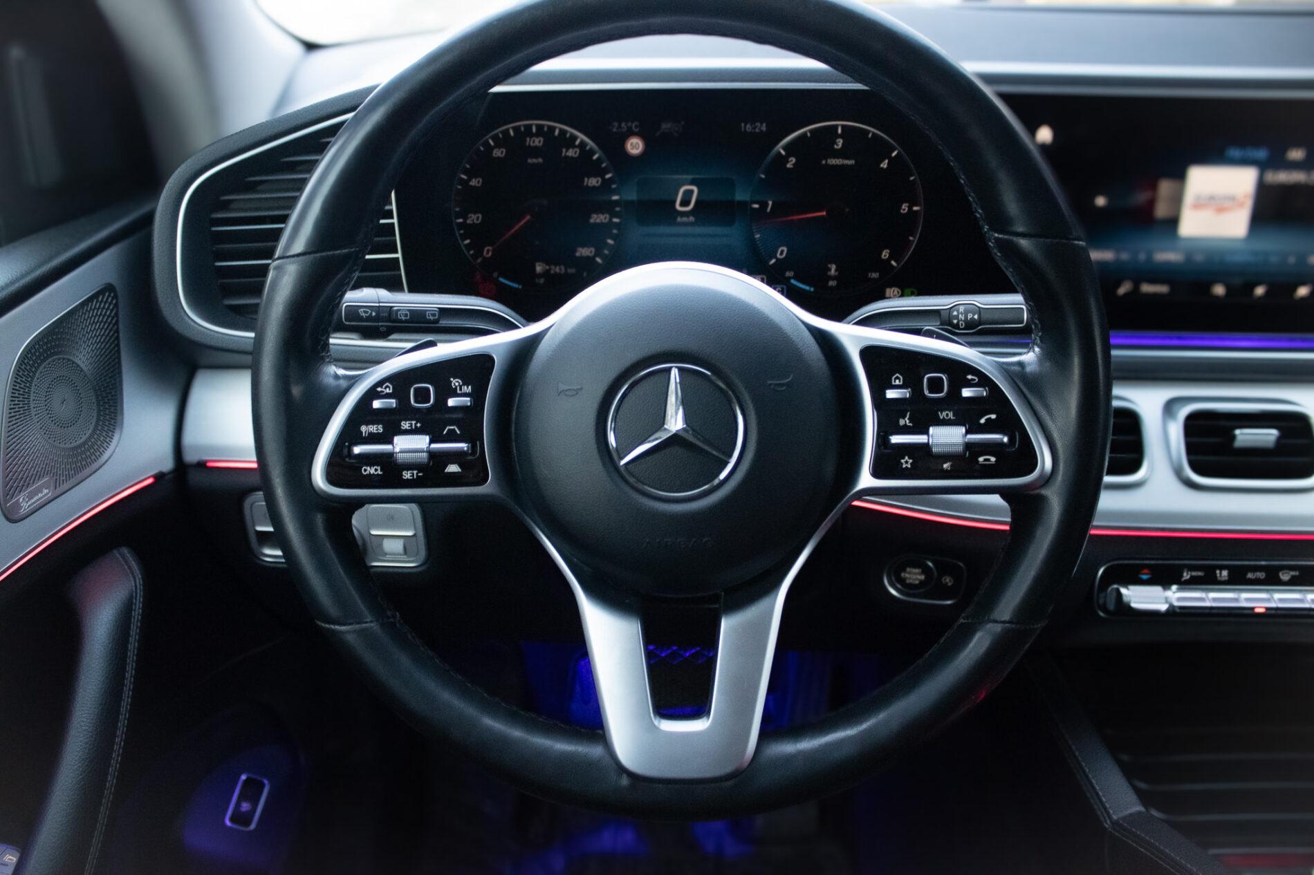 2022 Mercedes-Benz GLE 400d, bílá kombi, 120 000 km