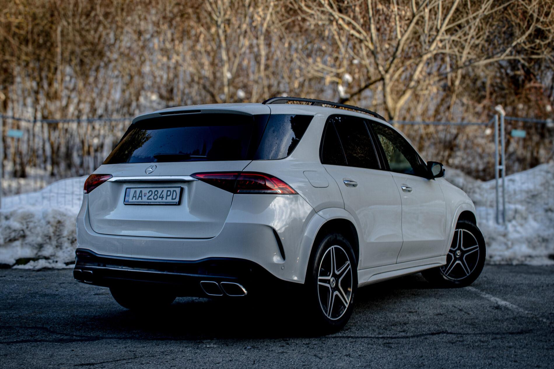 2022 Mercedes-Benz GLE 400d, bílá kombi, 120 000 km