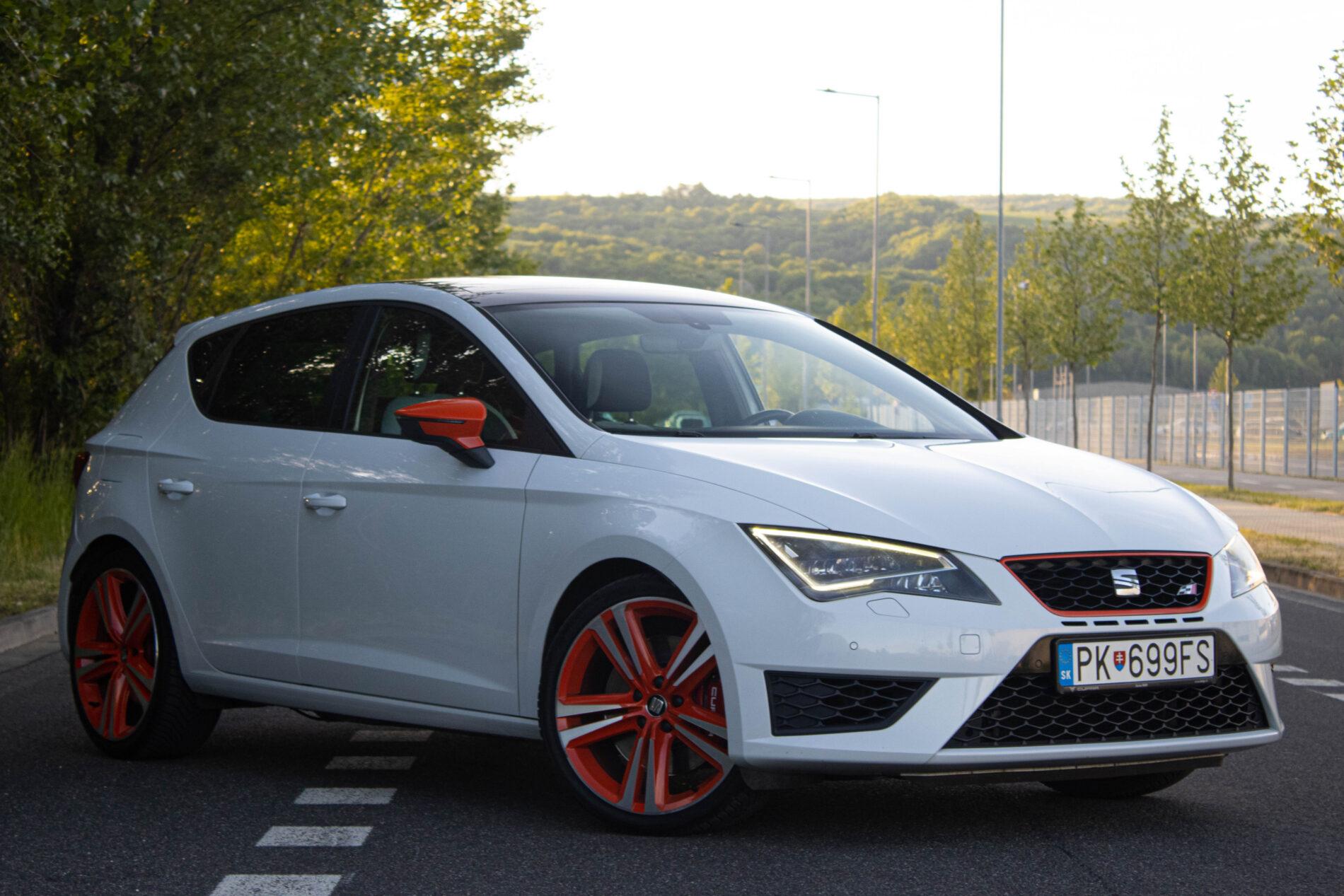 2016 Seat Leon Cupra, bílá hatchback, 230 789 km