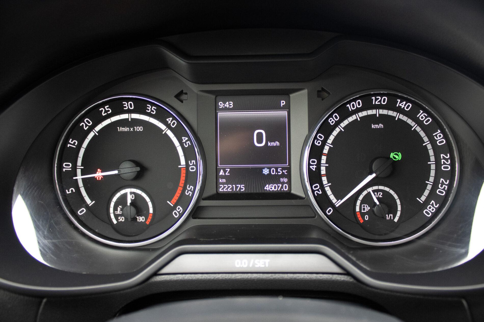 2013 Skoda Octavia RS, bílá kombi, 222 175 km