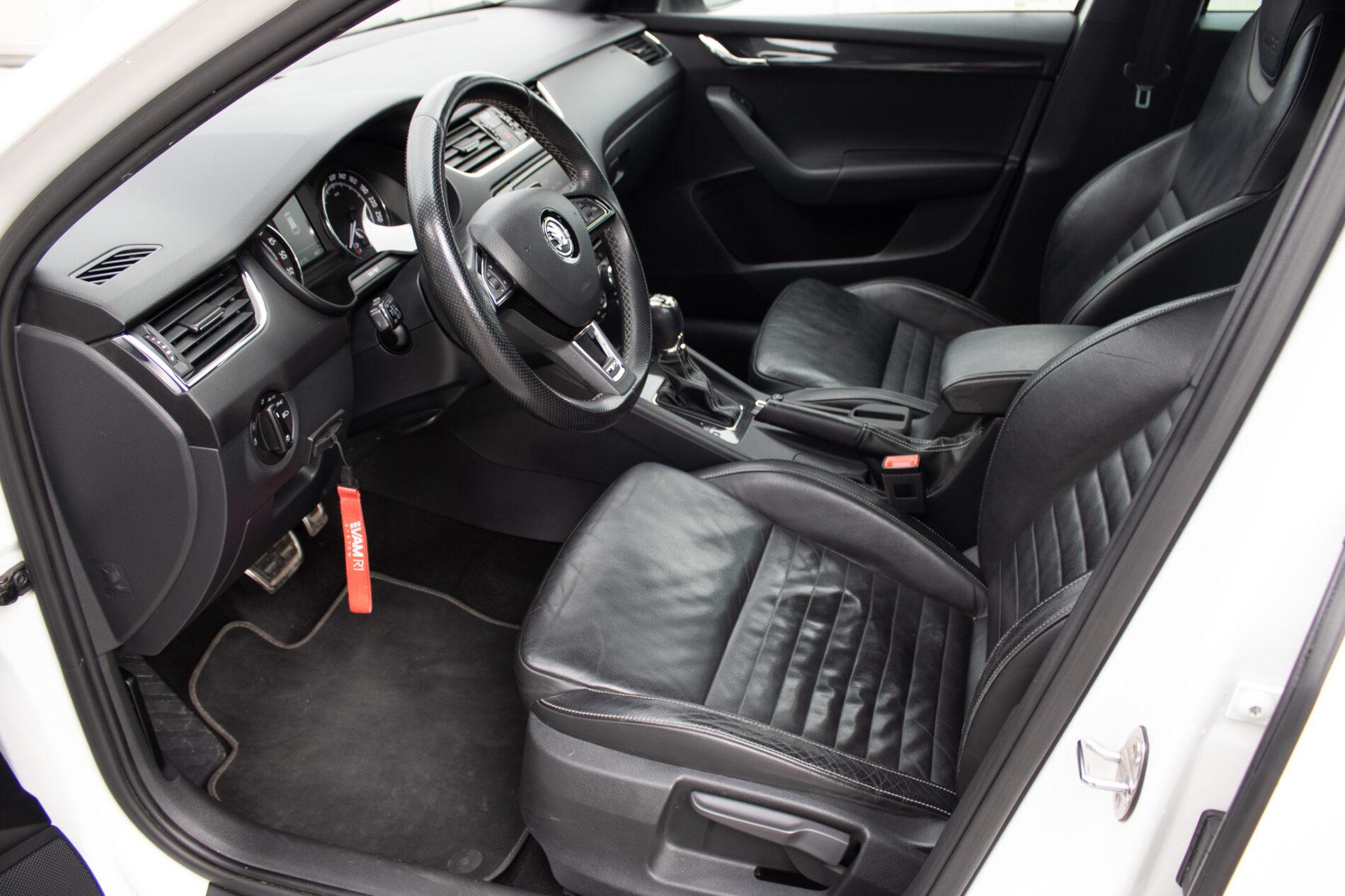 2013 Skoda Octavia RS, bílá kombi, 222 175 km