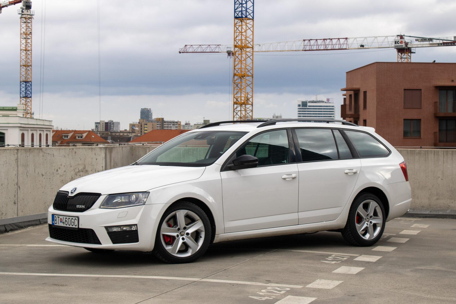 2013 Skoda Octavia RS, bílá kombi, 222 175 km