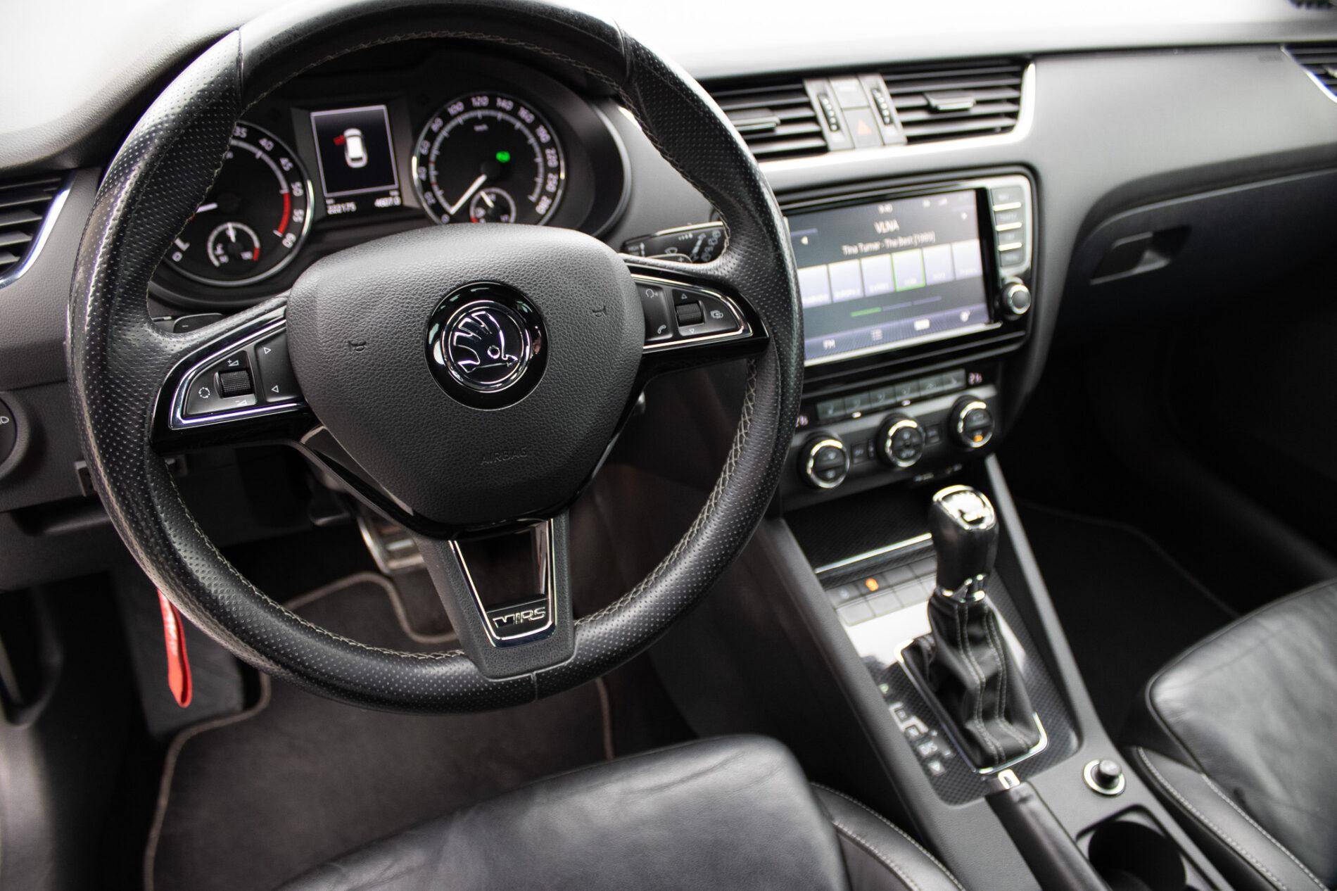 2013 Skoda Octavia RS, bílá kombi, 222 175 km