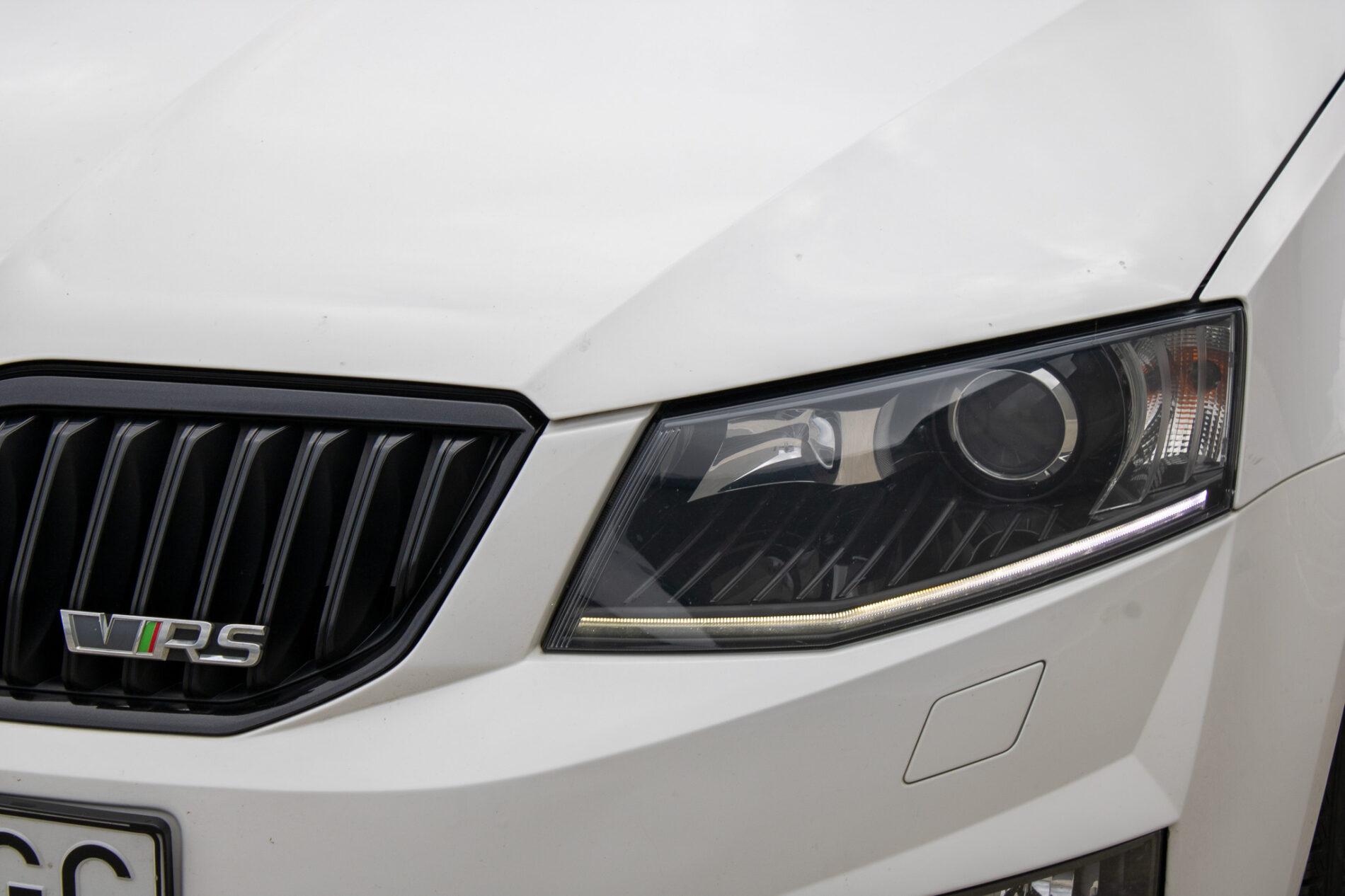 2013 Skoda Octavia RS, bílá kombi, 222 175 km