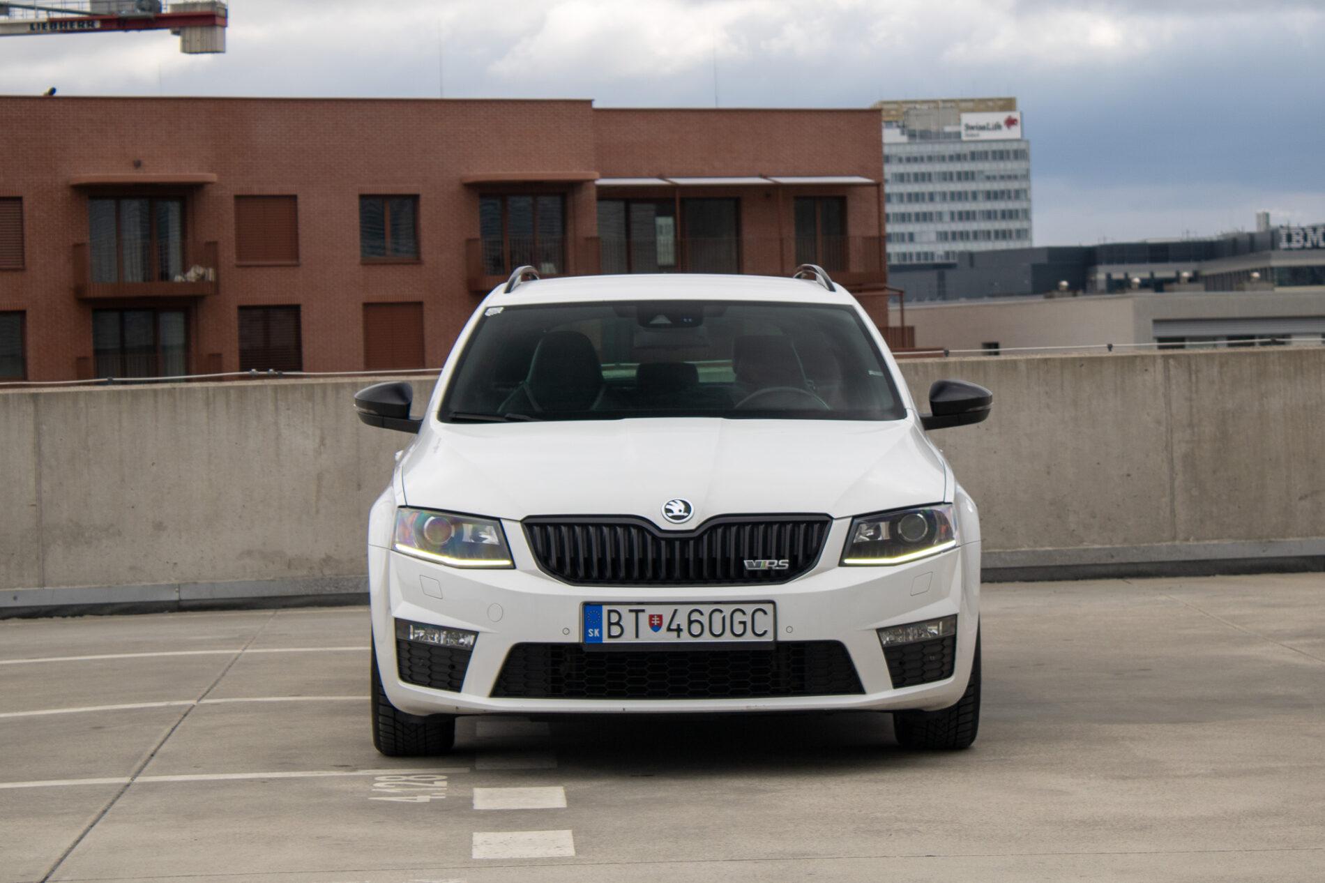 2013 Skoda Octavia RS, bílá kombi, 222 175 km