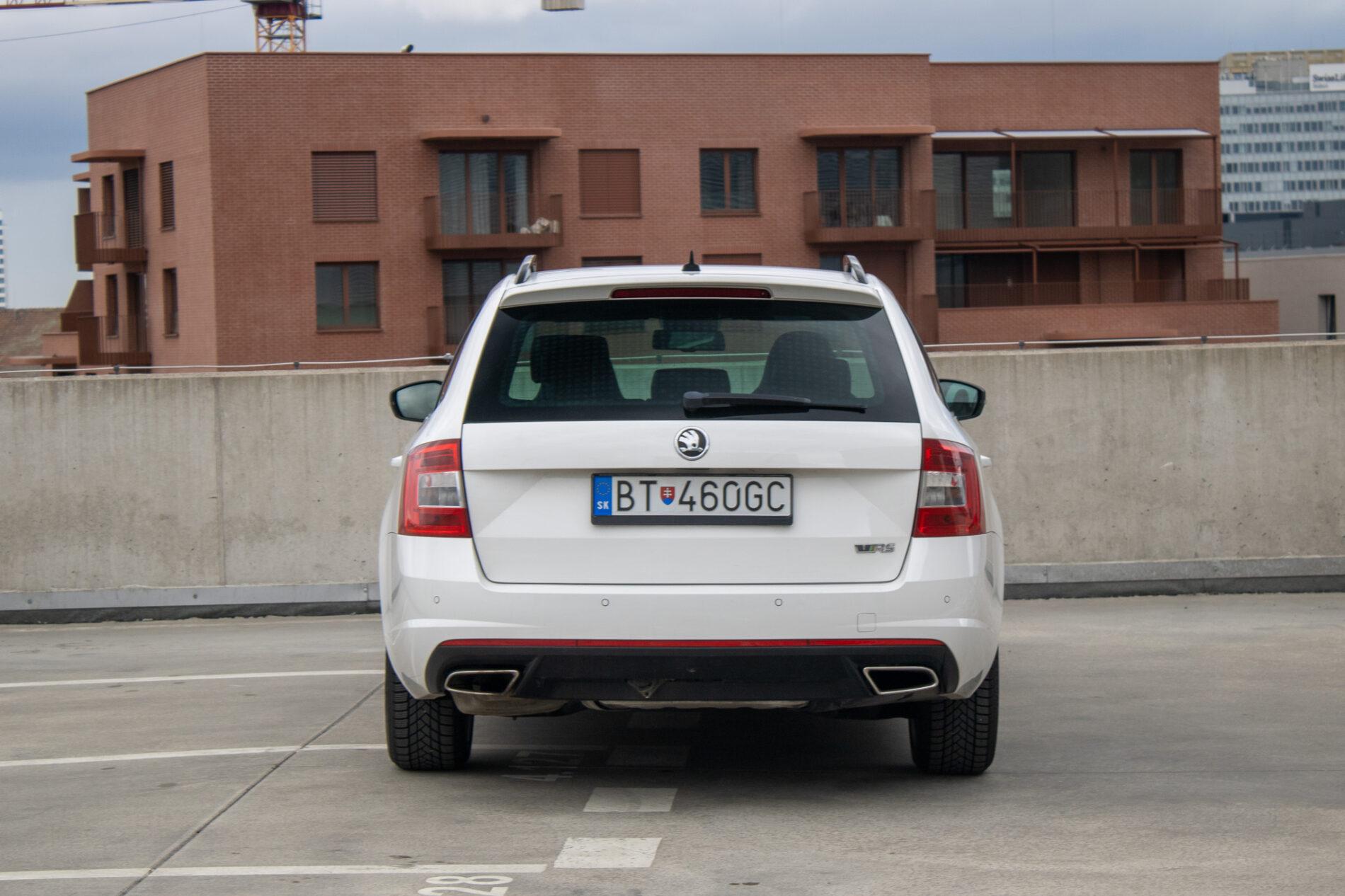 2013 Skoda Octavia RS, bílá kombi, 222 175 km