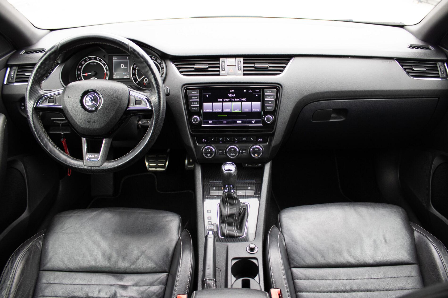 2013 Skoda Octavia RS, bílá kombi, 222 175 km