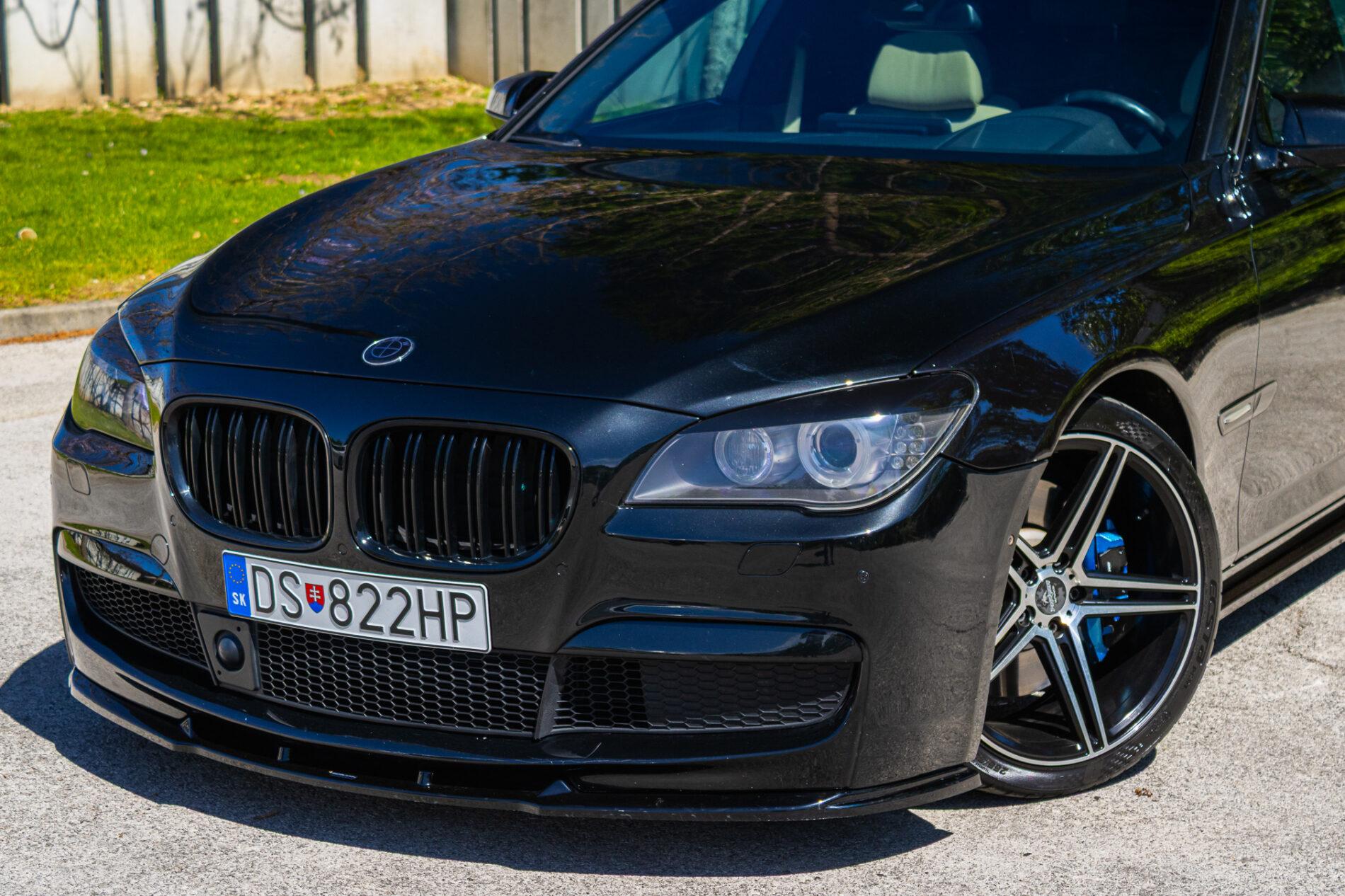 2009 BMW 740i, černá sedan, 350 675 km