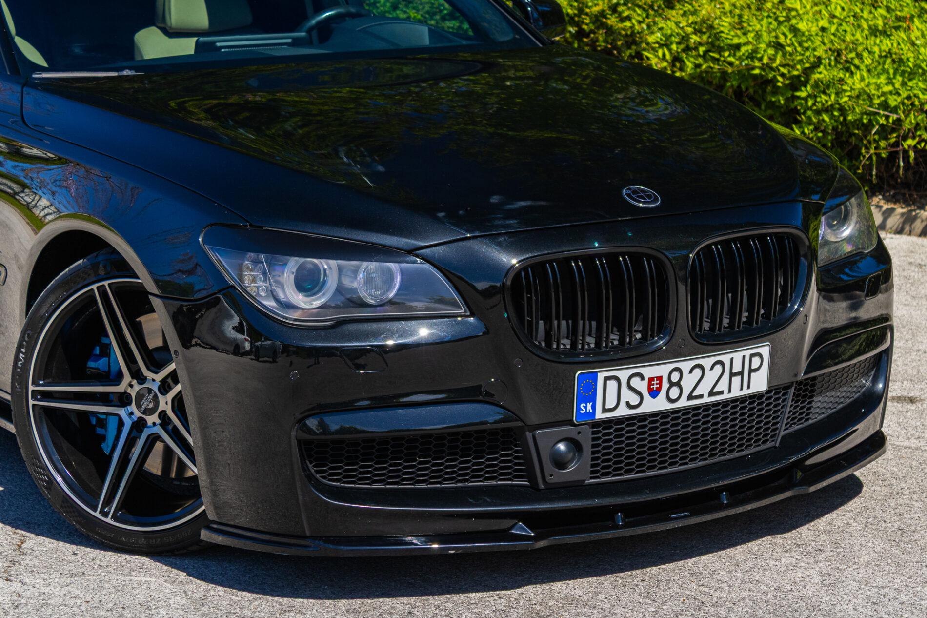 2009 BMW 740i, černá sedan, 350 675 km