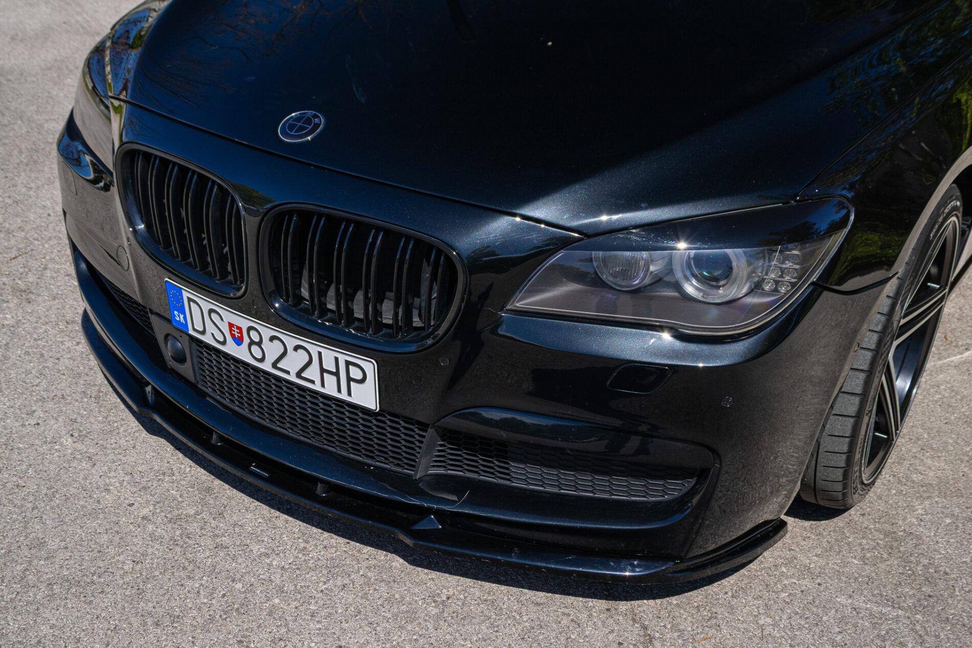 2009 BMW 740i, černá sedan, 350 675 km