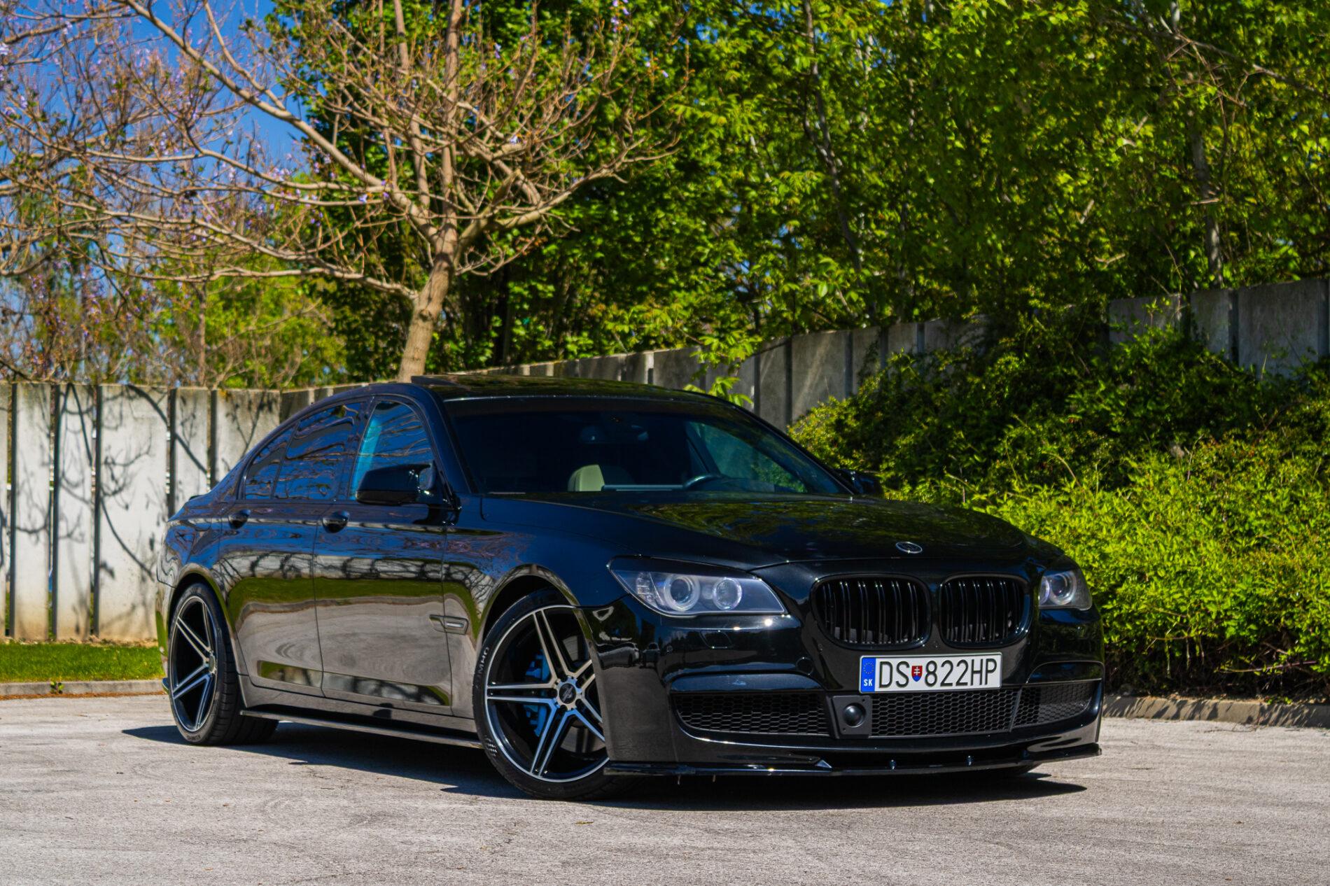 2009 BMW 740i, černá sedan, 350 675 km