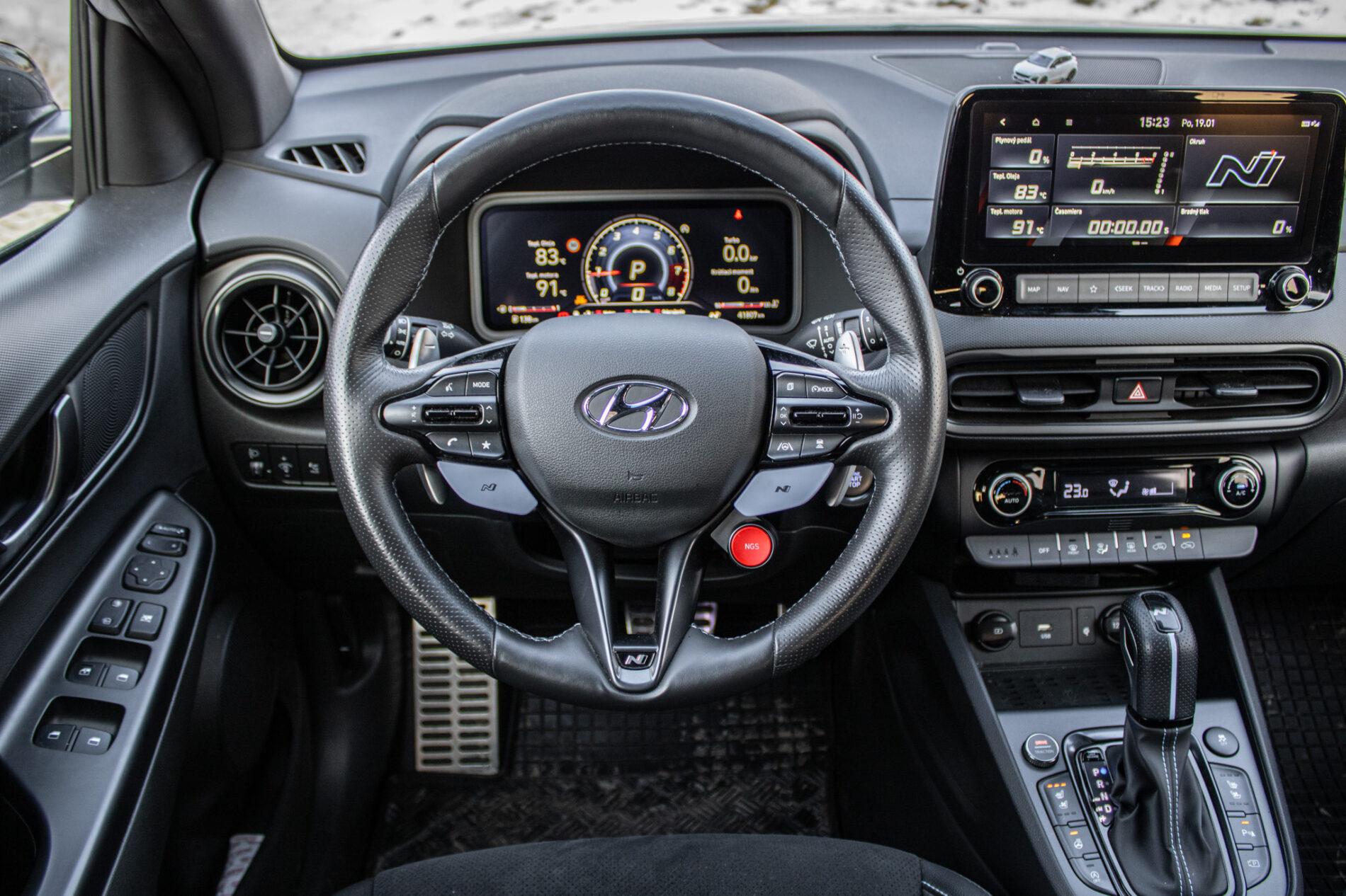 2022 Hyundai Kona N, modrá suv, 41 807 km