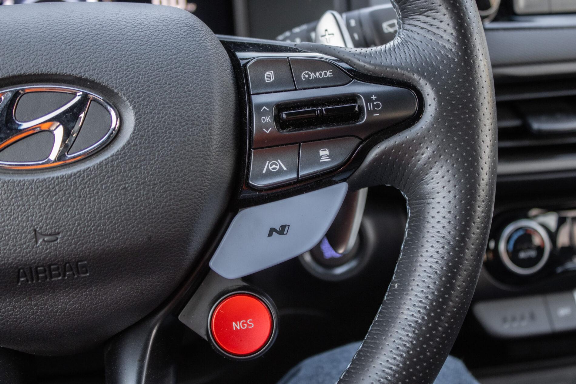 2022 Hyundai Kona N, modrá suv, 41 807 km
