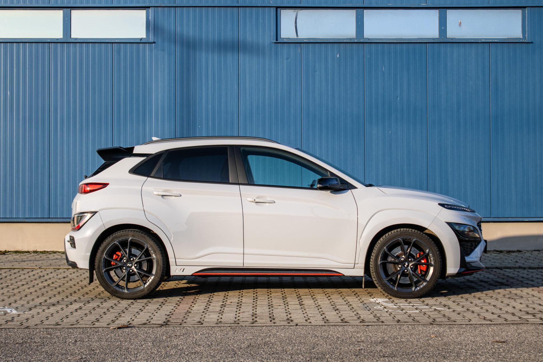 2022 Hyundai Kona N, modrá suv, 41 807 km