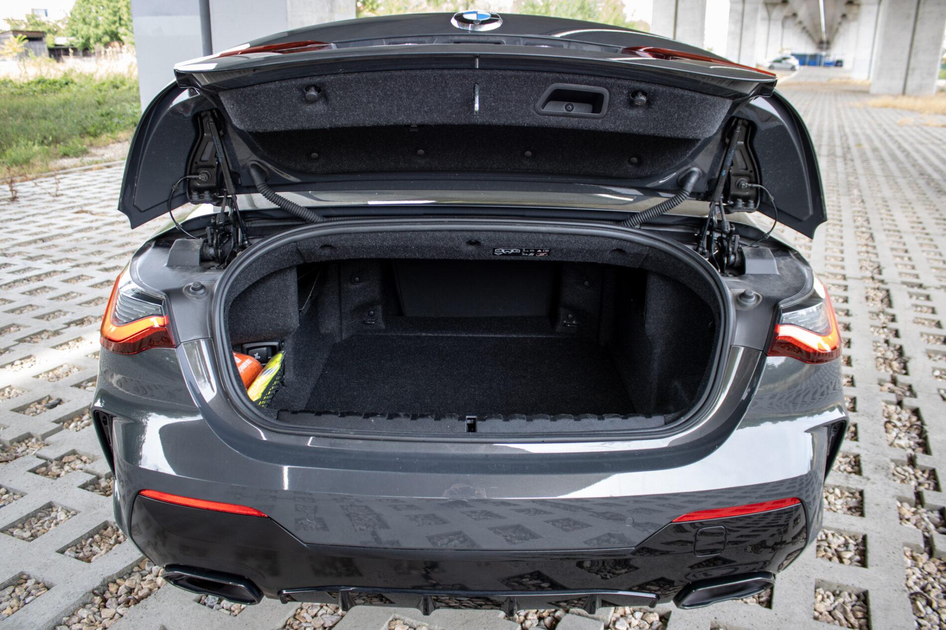 2023 BMW M440i, šedá kabriolet, 23 747 km