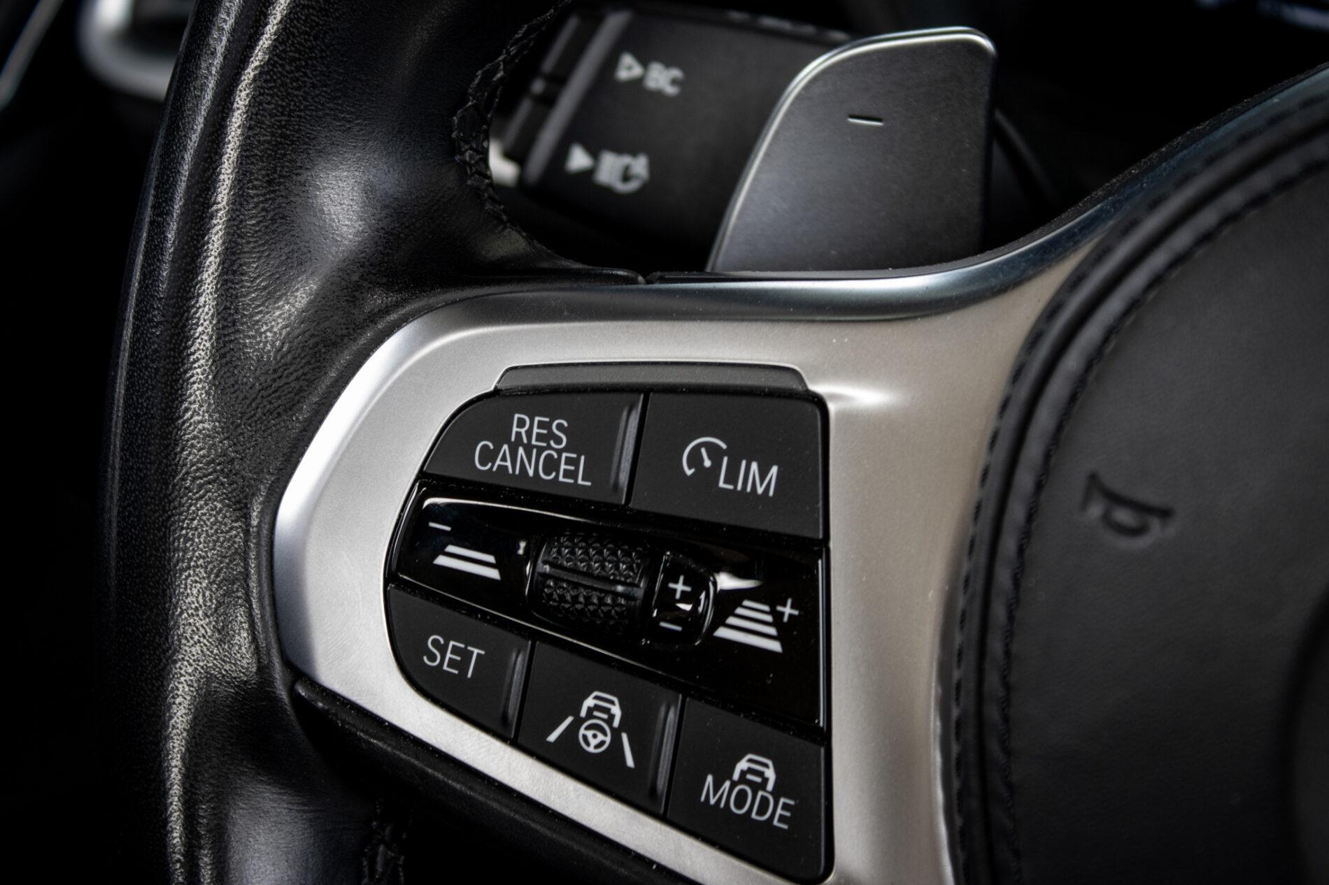 2023 BMW M440i, šedá kabriolet, 23 747 km