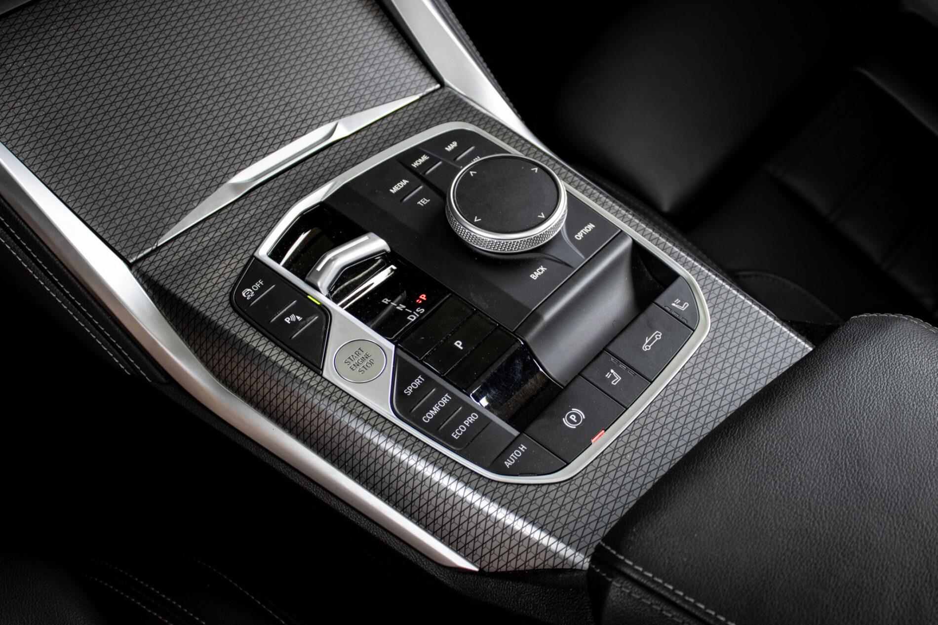 2023 BMW M440i, šedá kabriolet, 23 747 km