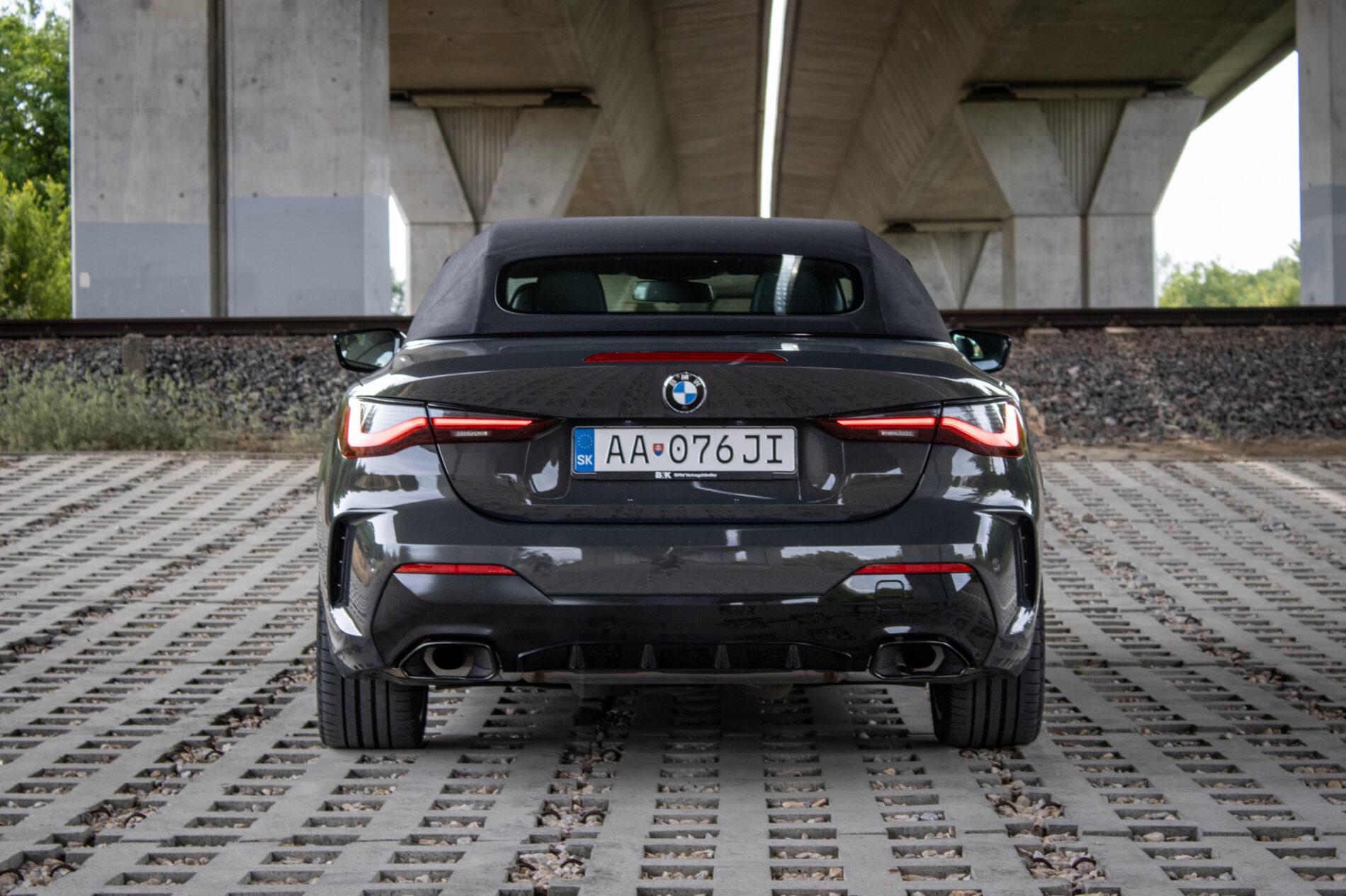 2023 BMW M440i, šedá kabriolet, 23 747 km