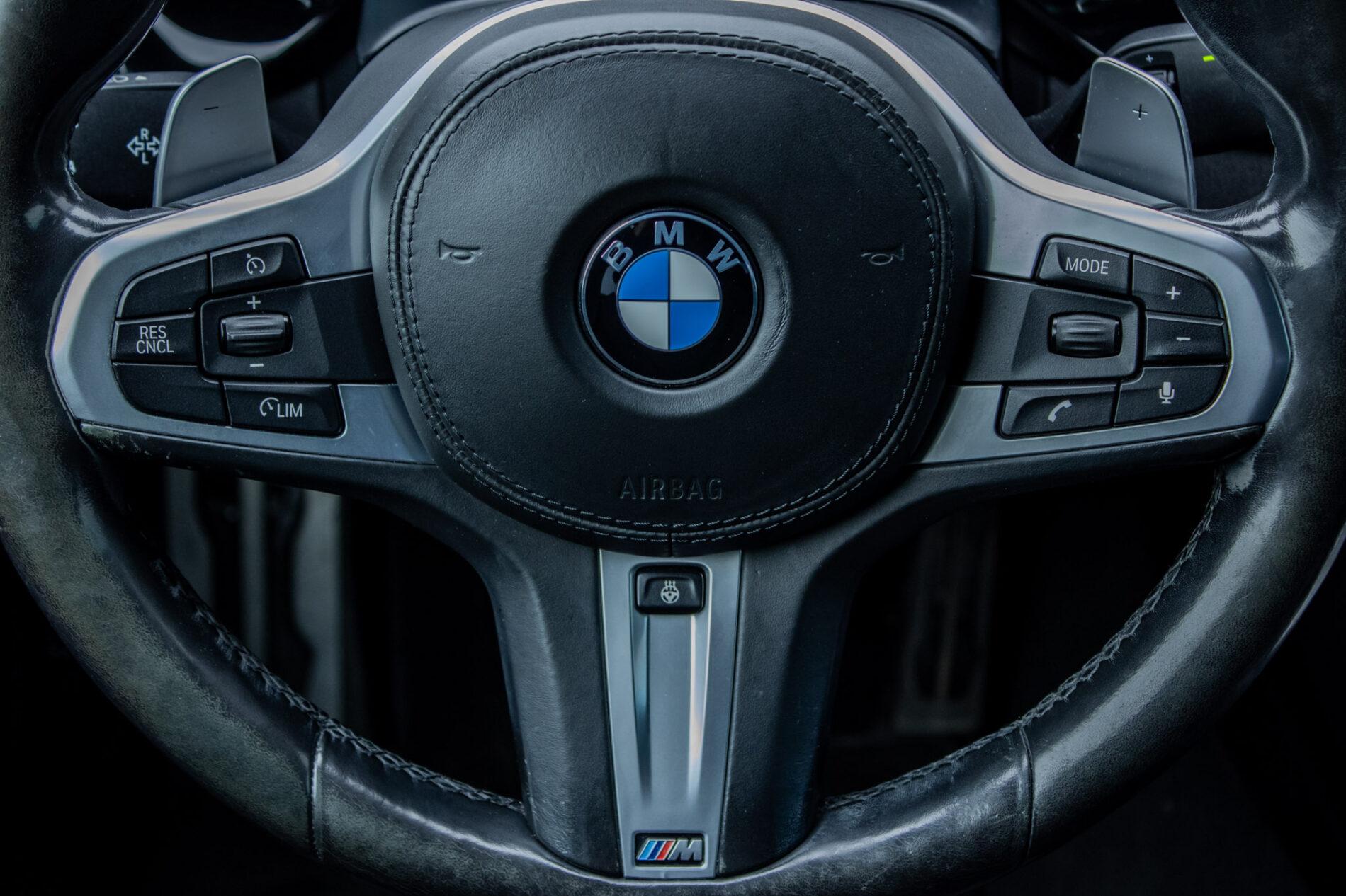 2017 BMW 530d, šedá sedan, 236 225 km