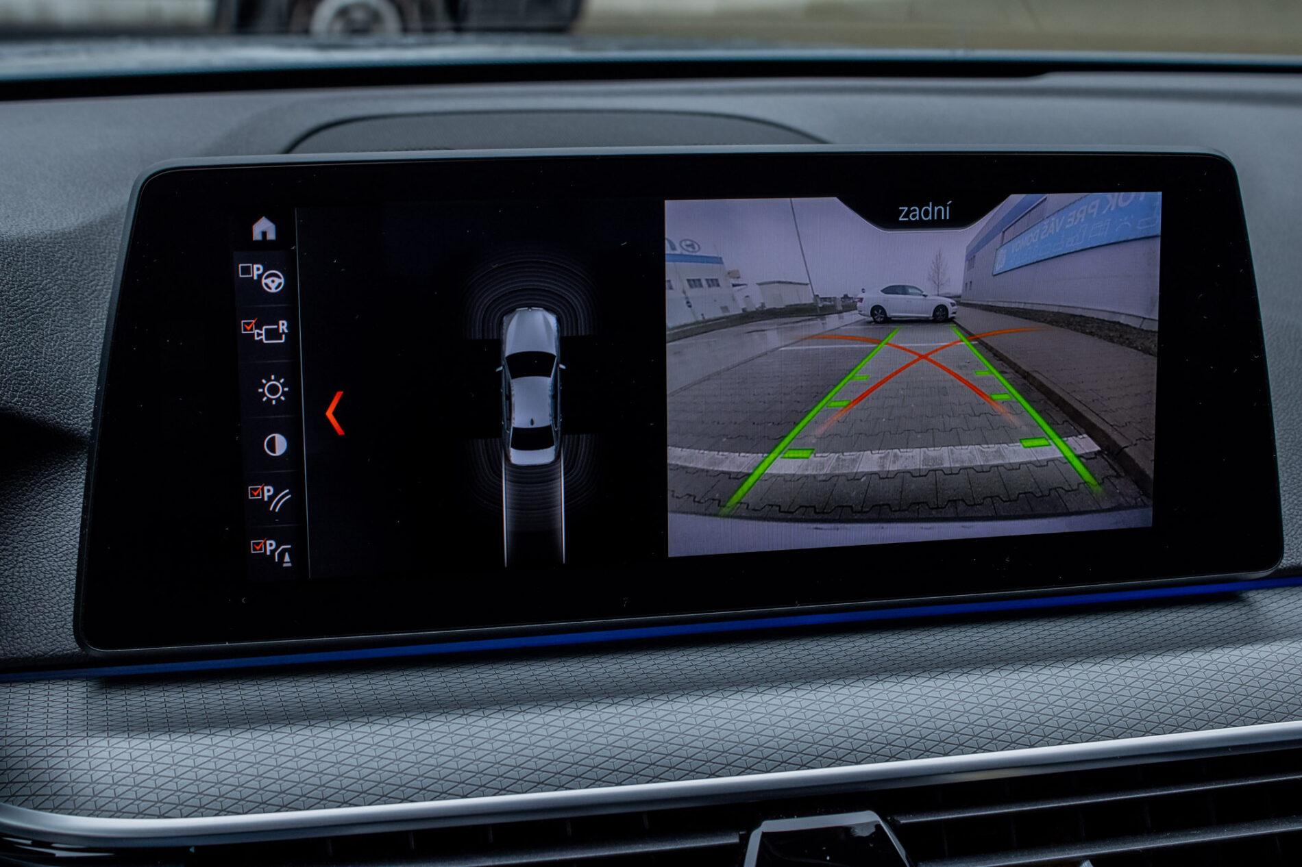 2017 BMW 530d, šedá sedan, 236 225 km
