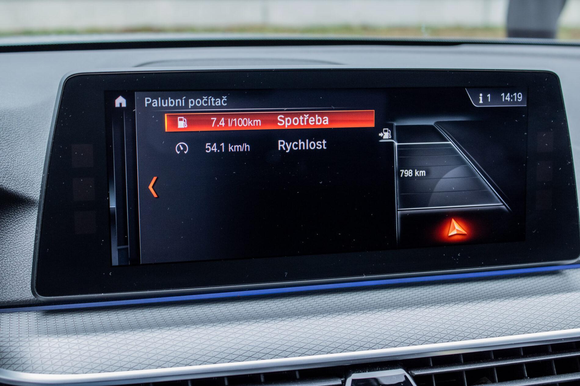 2017 BMW 530d, šedá sedan, 236 225 km
