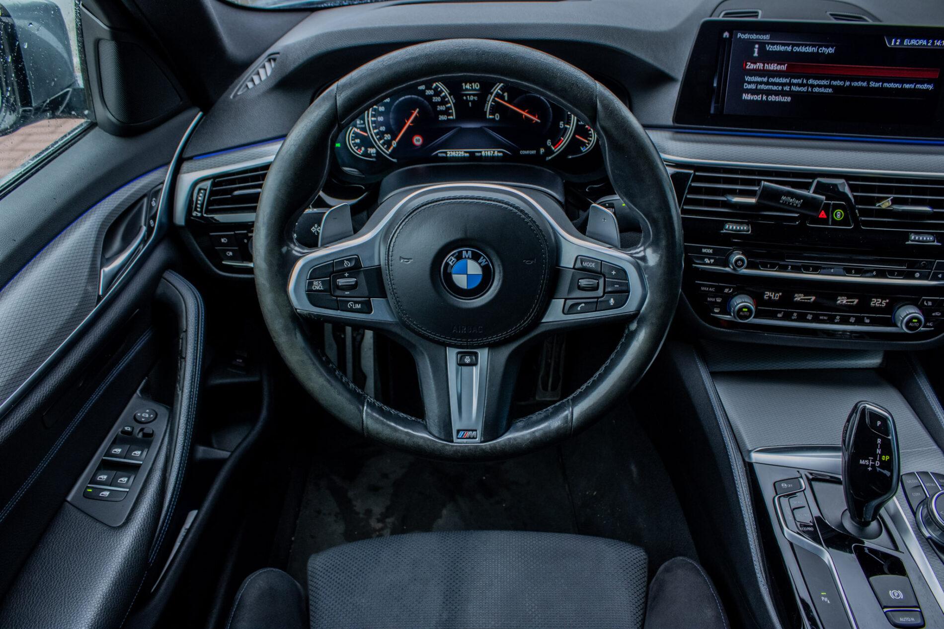 2017 BMW 530d, šedá sedan, 236 225 km