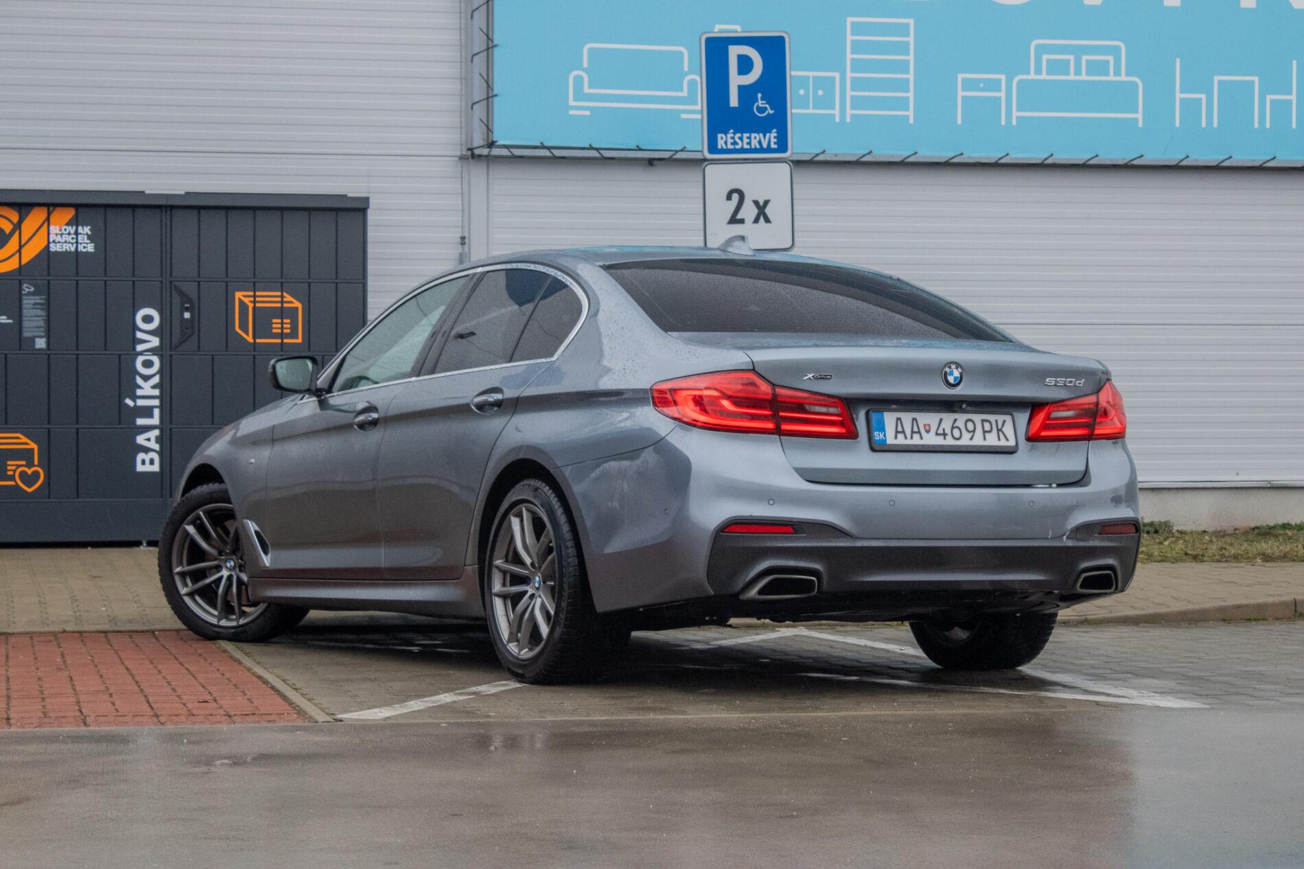 2017 BMW 530d, šedá sedan, 236 225 km