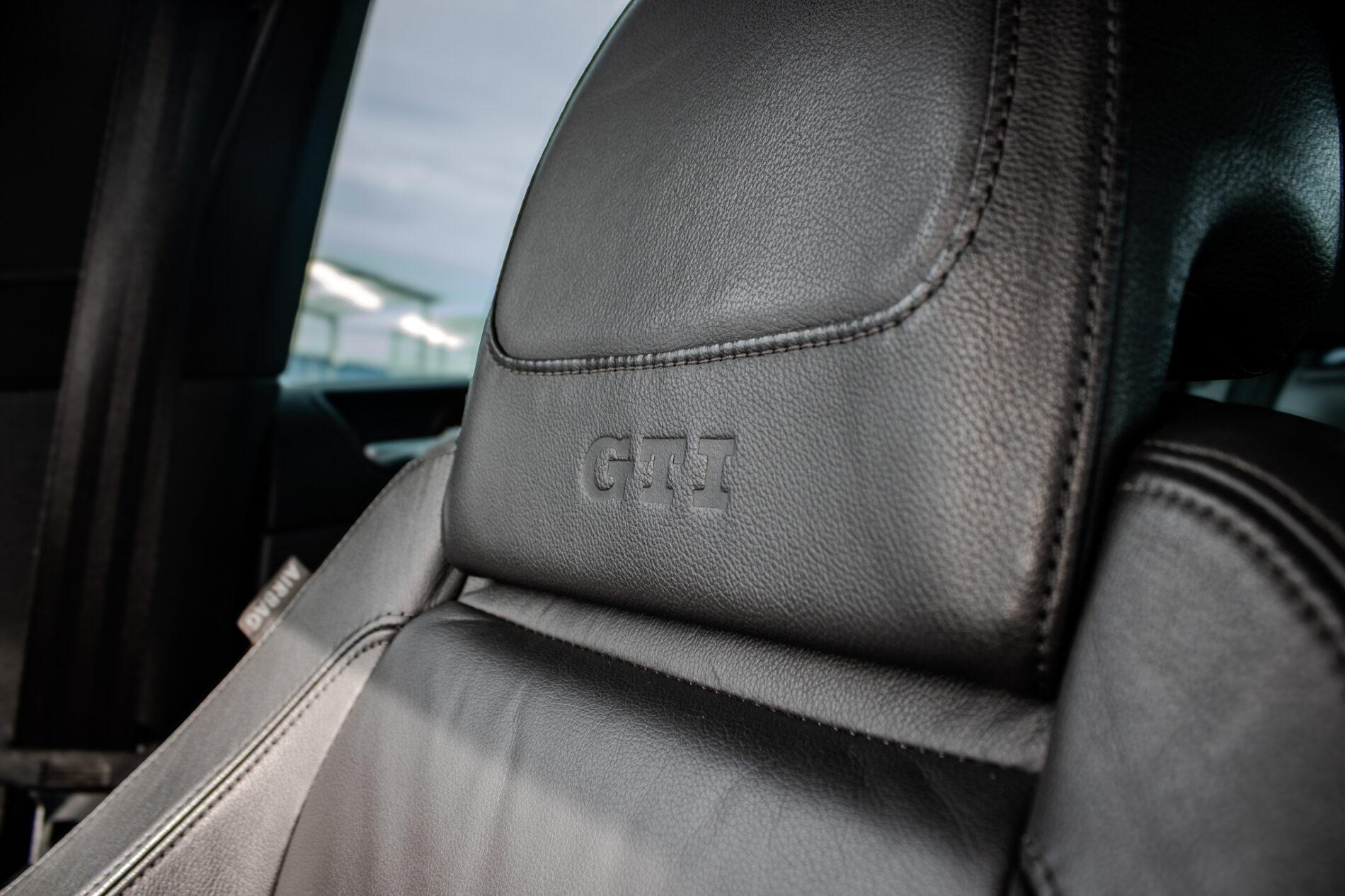 2005 Volkswagen Golf GTI, černá hatchback, 231 763 km