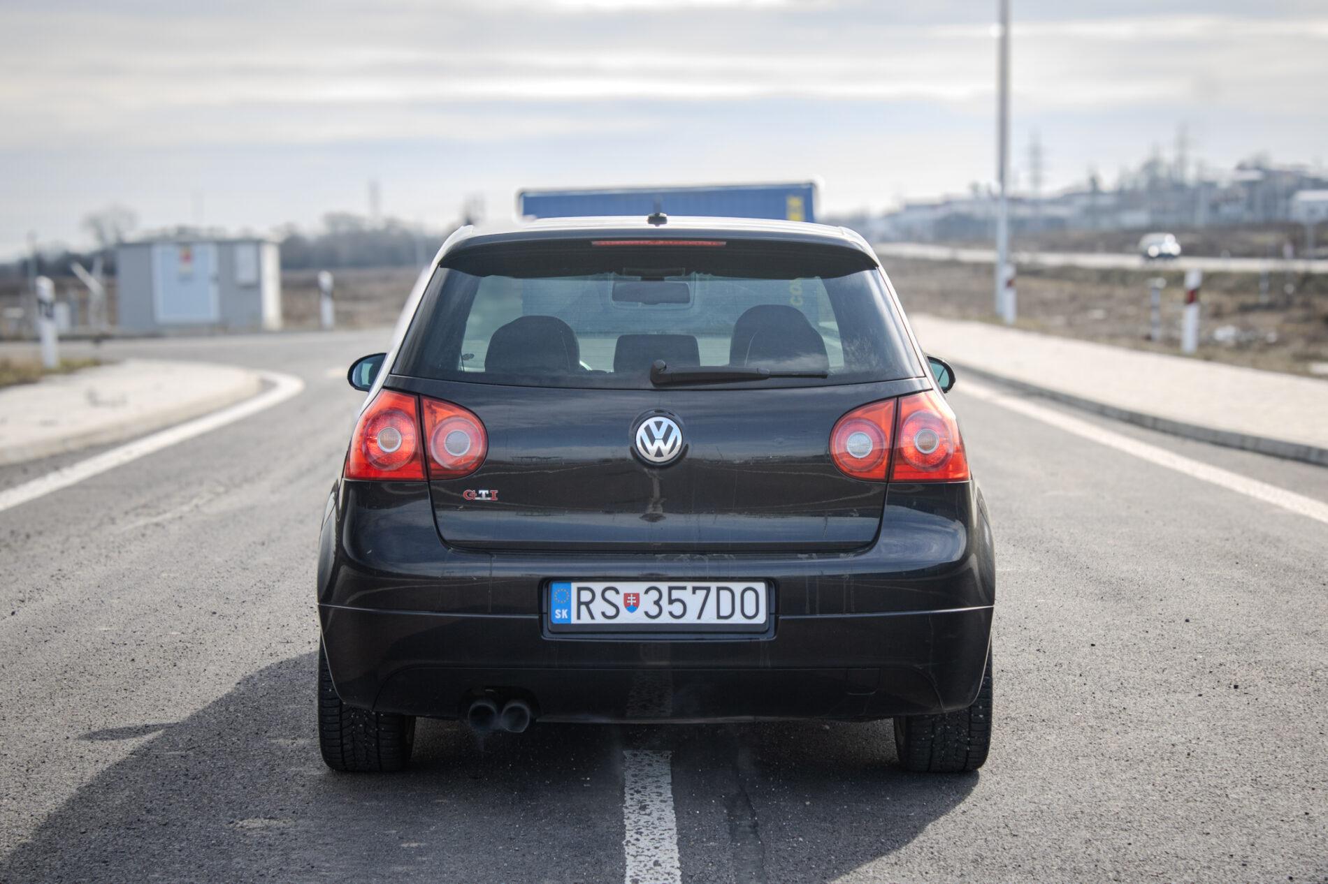 2005 Volkswagen Golf GTI, černá hatchback, 231 763 km