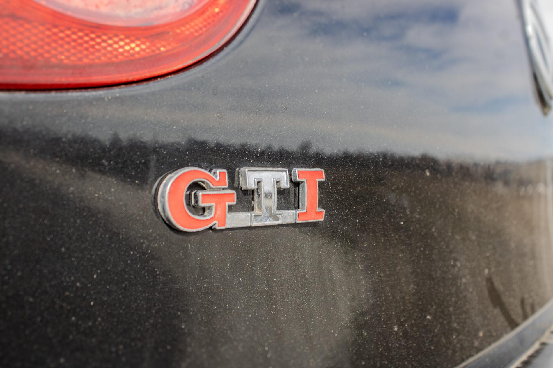 2005 Volkswagen Golf GTI, černá hatchback, 231 763 km