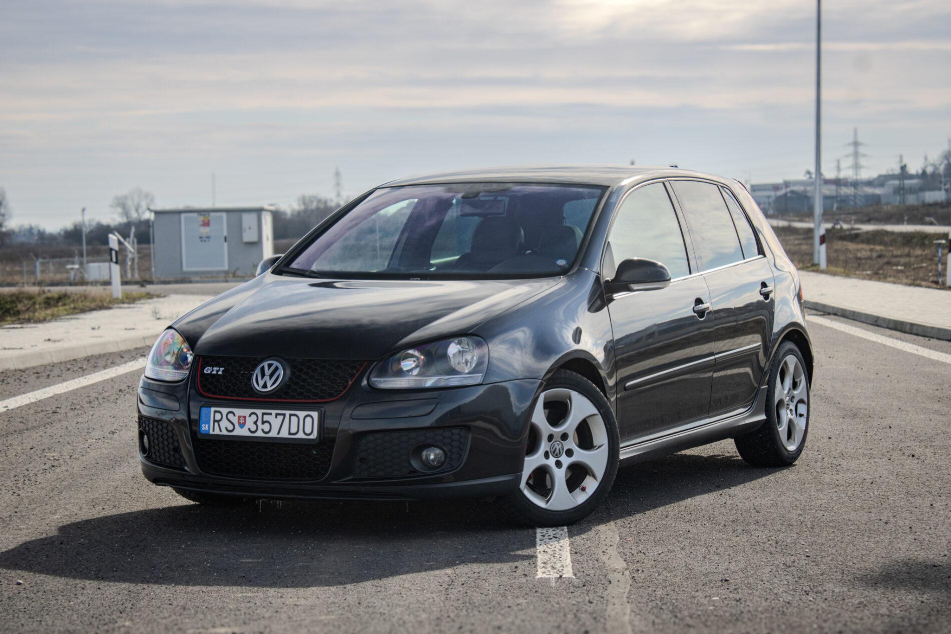 2005 Volkswagen Golf GTI, černá hatchback, 231 763 km