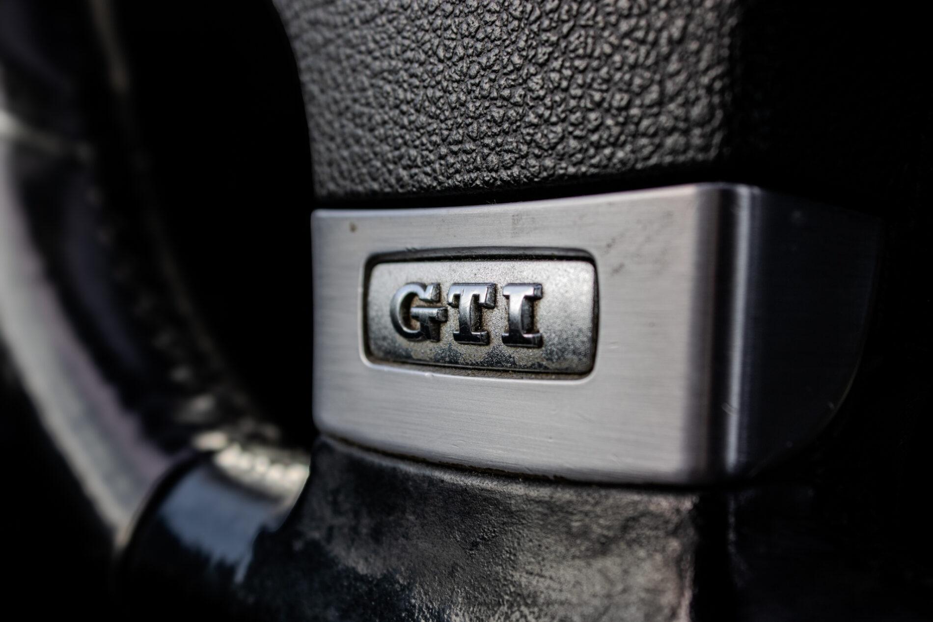 2005 Volkswagen Golf GTI, černá hatchback, 231 763 km
